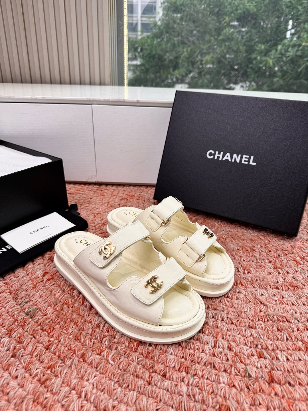 🌾G273顶级Chanel 2026ss小香沙滩凉鞋 顶级专柜品质 每年必入的经典款之一！最新出双C金属