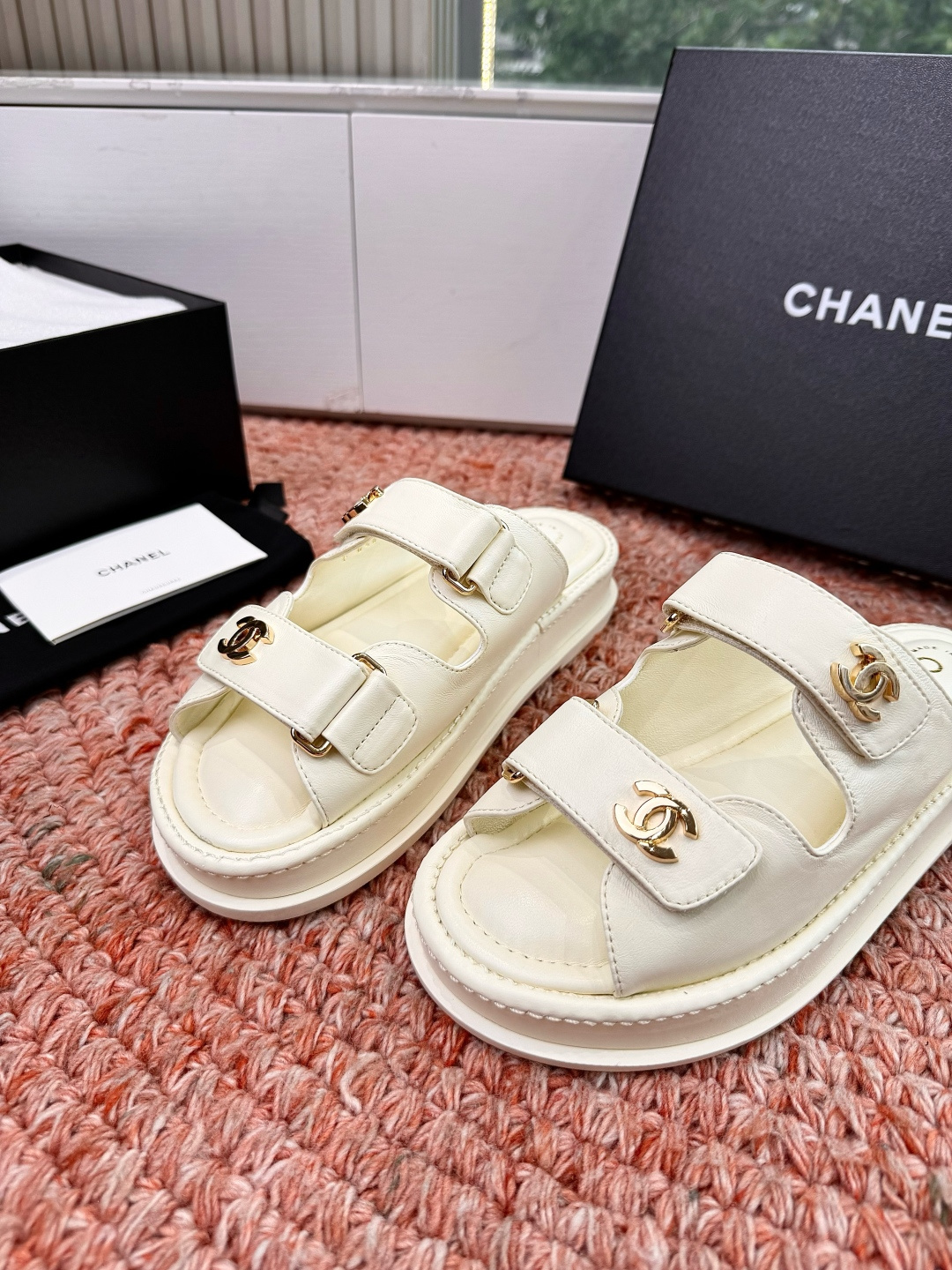🌾G273顶级Chanel 2026ss小香沙滩凉鞋 顶级专柜品质 每年必入的经典款之一！最新出双C金属