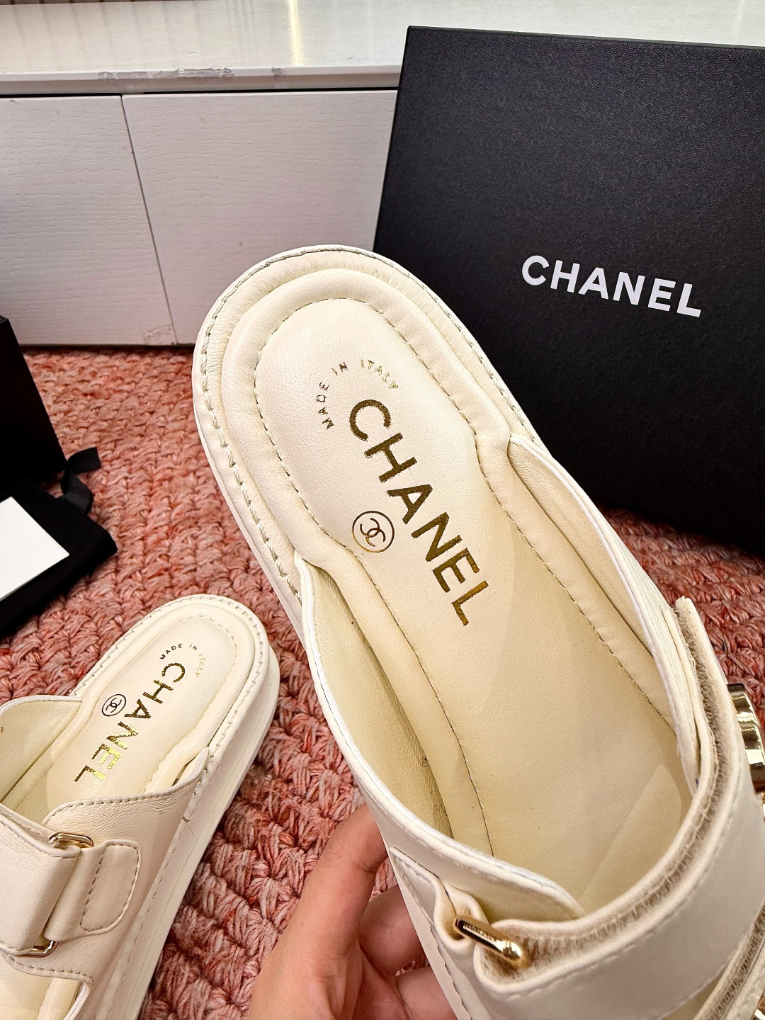 🌾G273顶级Chanel 2026ss小香沙滩凉鞋 顶级专柜品质 每年必入的经典款之一！最新出双C金属
