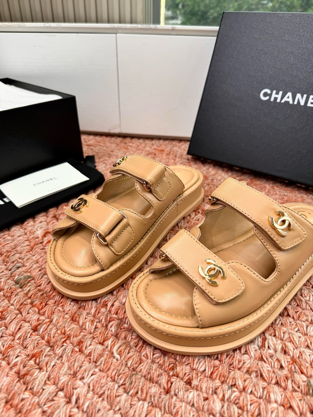🌾G273顶级Chanel 2026ss小香沙滩凉鞋 顶级专柜品质 每年必入的经典款之一！最新出双C金属