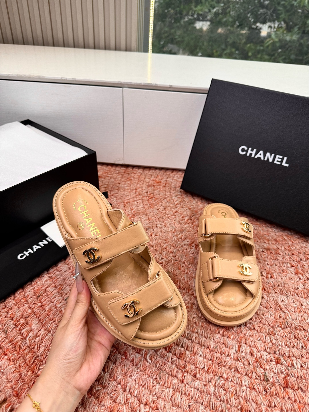 🌾G273顶级Chanel 2026ss小香沙滩凉鞋 顶级专柜品质 每年必入的经典款之一！最新出双C金属