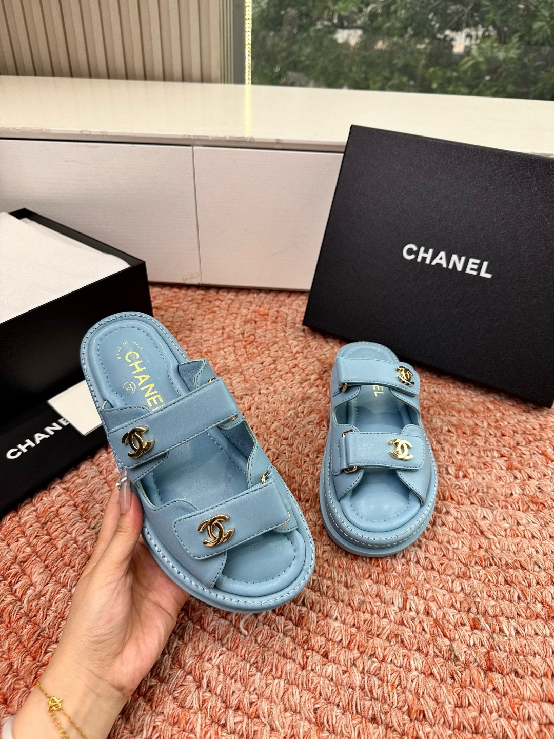 🌾G273顶级Chanel 2026ss小香沙滩凉鞋 顶级专柜品质 每年必入的经典款之一！最新出双C金属