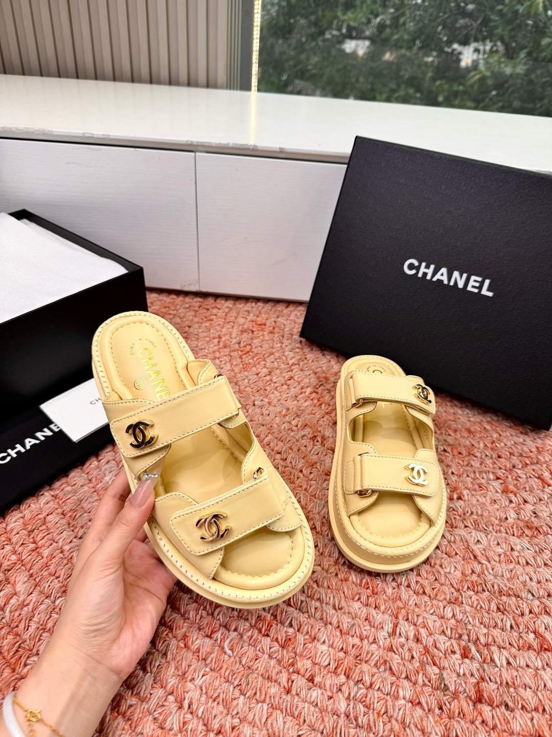 🌾G273顶级Chanel 2026ss小香沙滩凉鞋 顶级专柜品质 每年必入的经典款之一！最新出双C金属