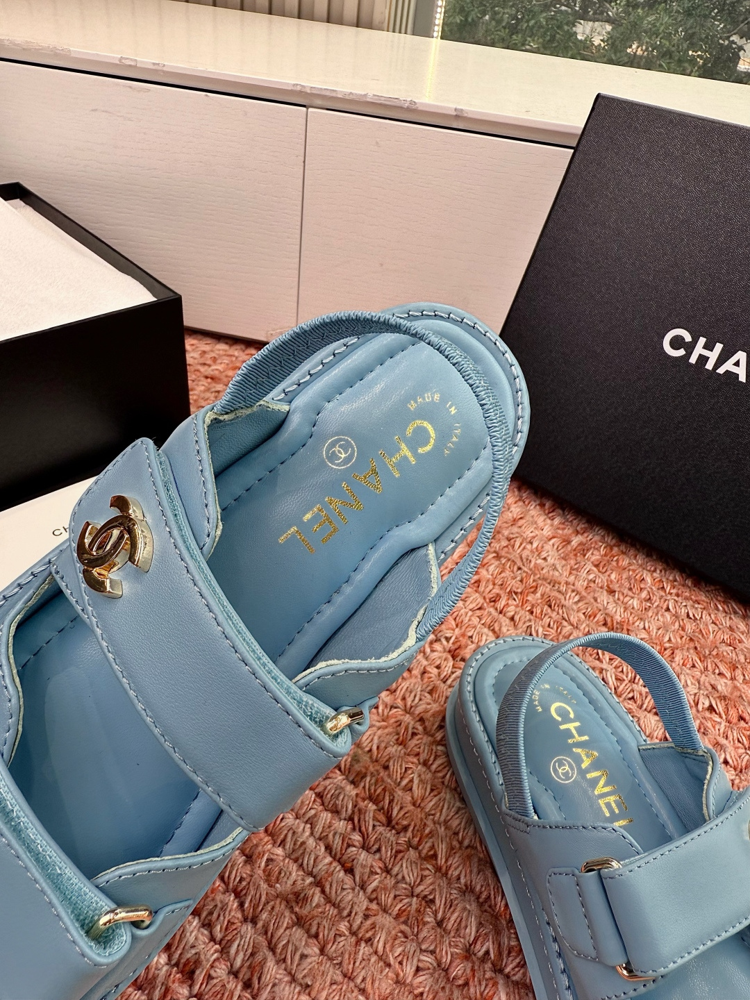 🌾G273顶级Chanel 2026ss小香沙滩凉鞋 顶级专柜品质 每年必入的经典款之一！最新出双C金属