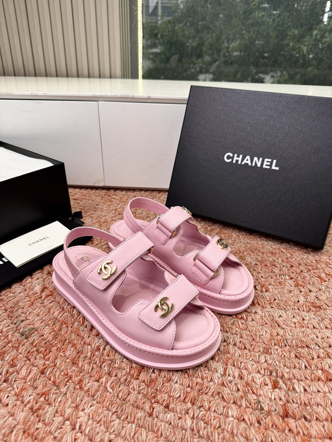 🌾G273顶级Chanel 2026ss小香沙滩凉鞋 顶级专柜品质 每年必入的经典款之一！最新出双C金属