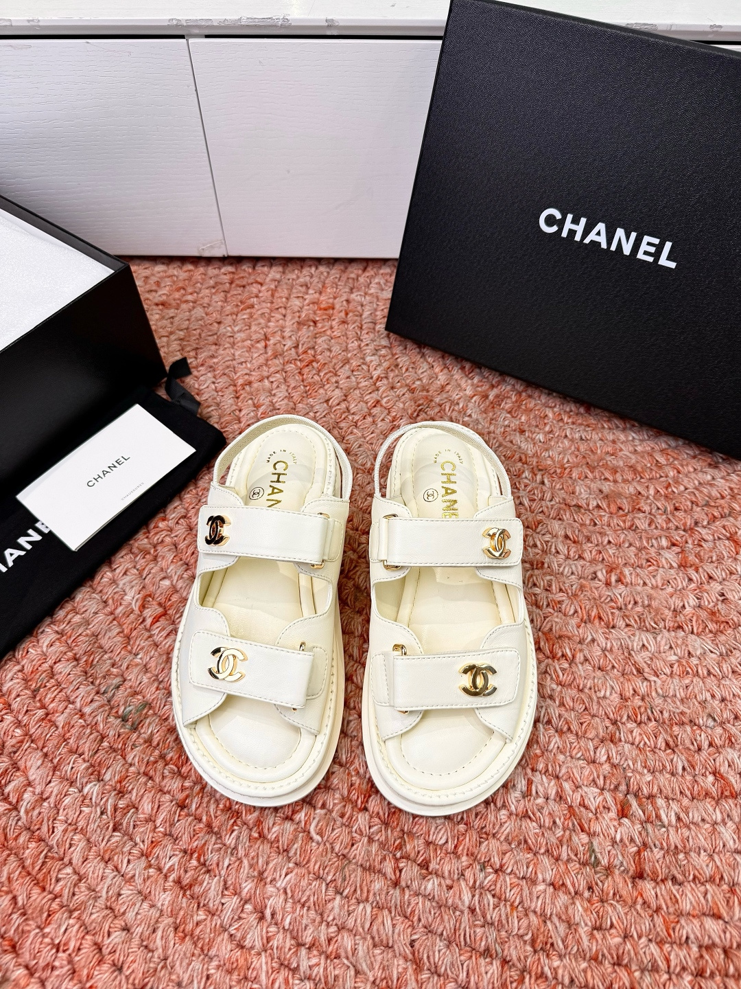 🌾G273顶级Chanel 2026ss小香沙滩凉鞋 顶级专柜品质 每年必入的经典款之一！最新出双C金属