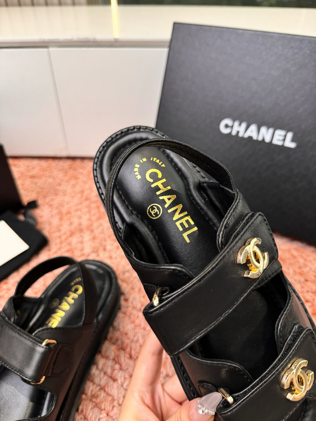 🌾G273顶级Chanel 2026ss小香沙滩凉鞋 顶级专柜品质 每年必入的经典款之一！最新出双C金属