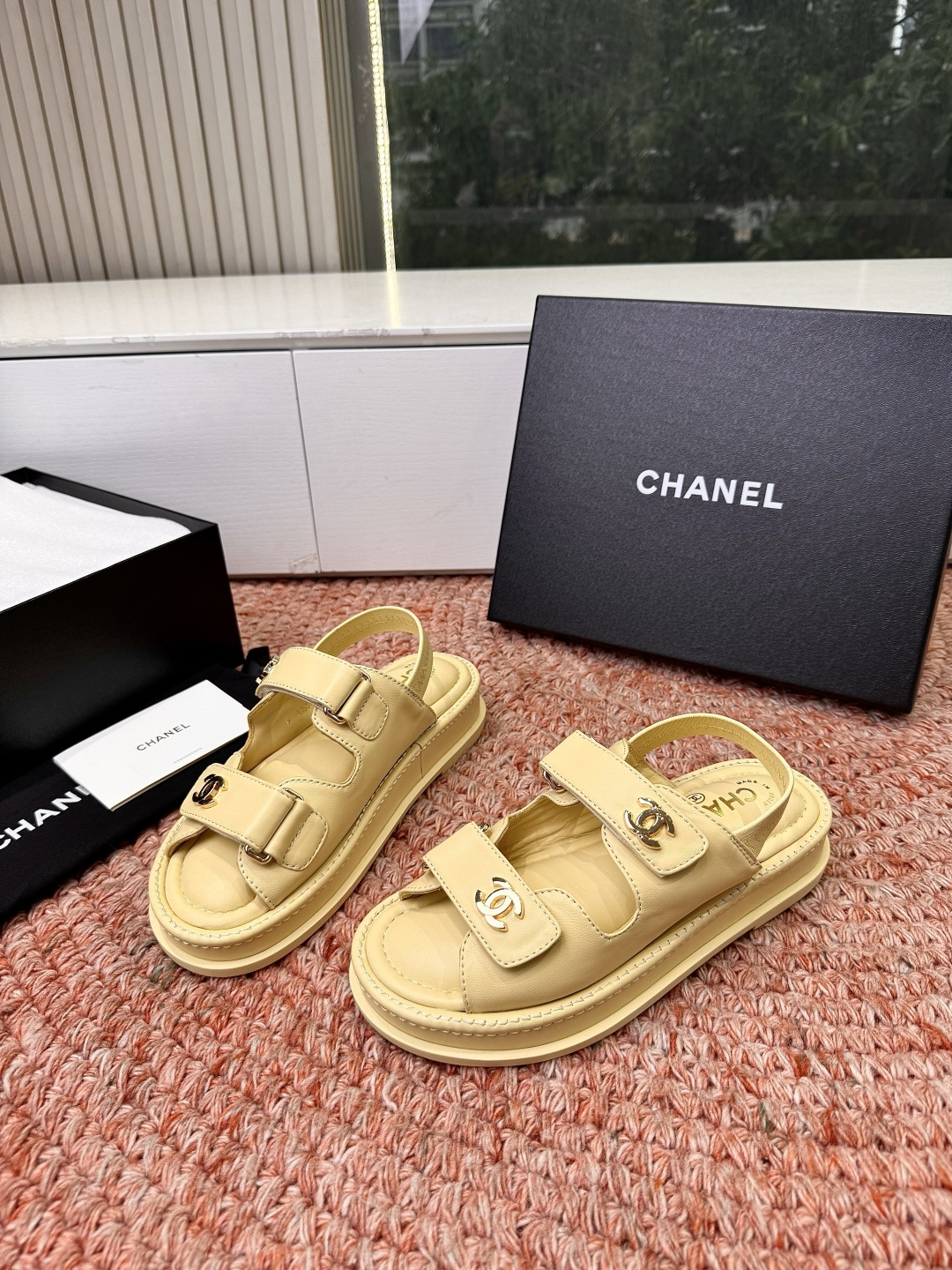 🌾G273顶级Chanel 2026ss小香沙滩凉鞋 顶级专柜品质 每年必入的经典款之一！最新出双C金属
