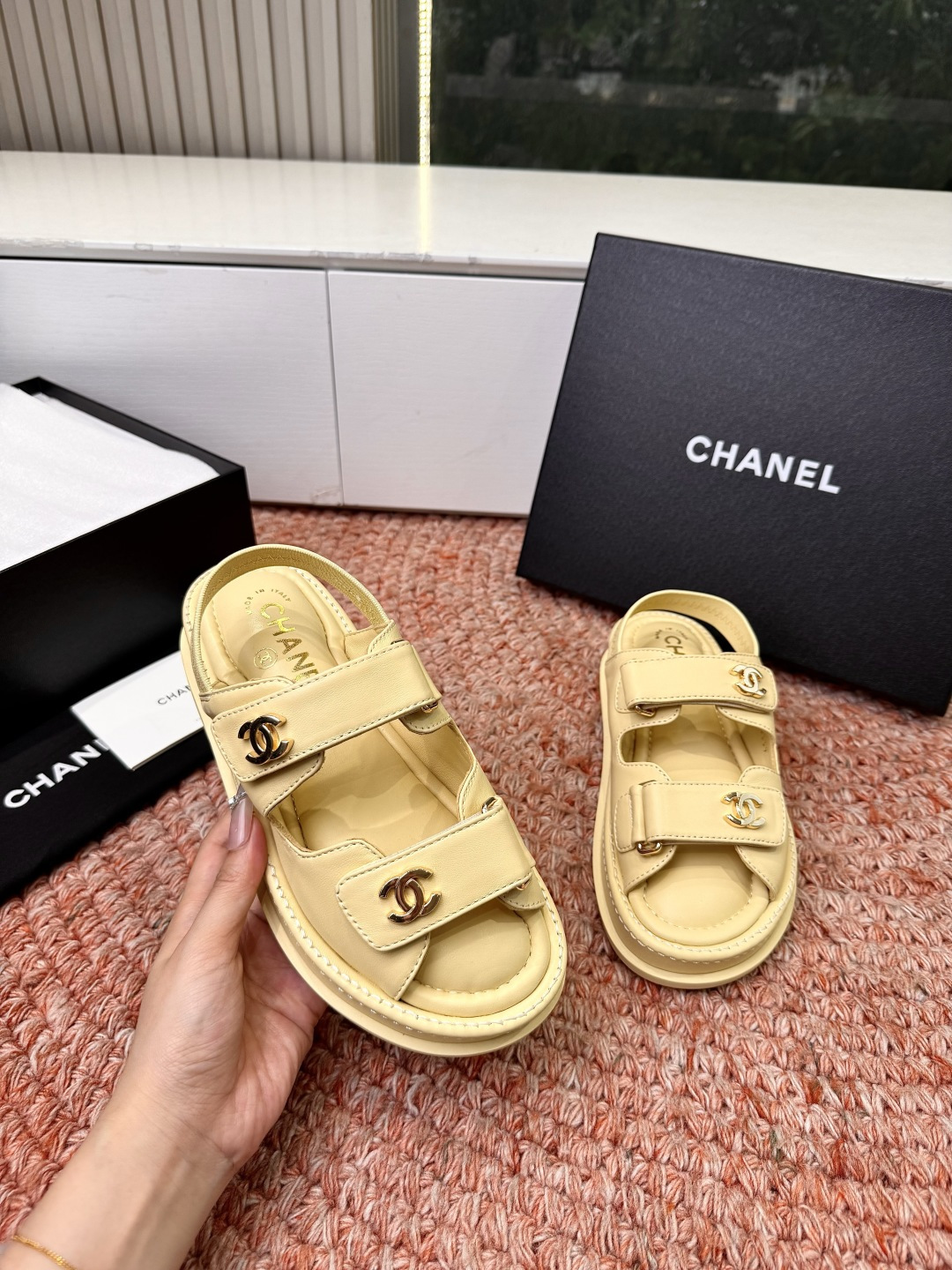 🌾G273顶级Chanel 2026ss小香沙滩凉鞋 顶级专柜品质 每年必入的经典款之一！最新出双C金属