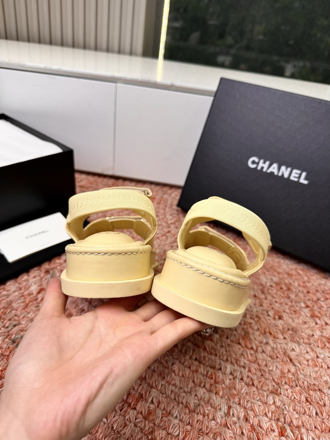 🌾G273顶级Chanel 2026ss小香沙滩凉鞋 顶级专柜品质 每年必入的经典款之一！最新出双C金属