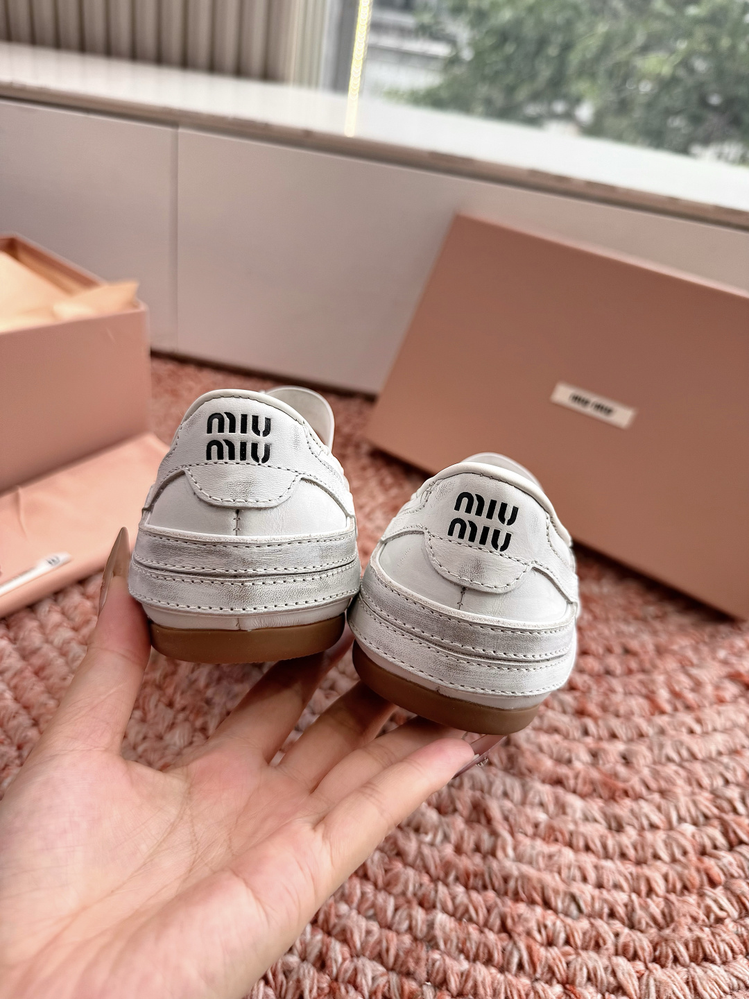 🌾G261新色Miu Miu夏日穿搭，时尚活力来袭🎈宝子们🥰，这套Miu Miu夏季夹脚凉鞋简约大气又不