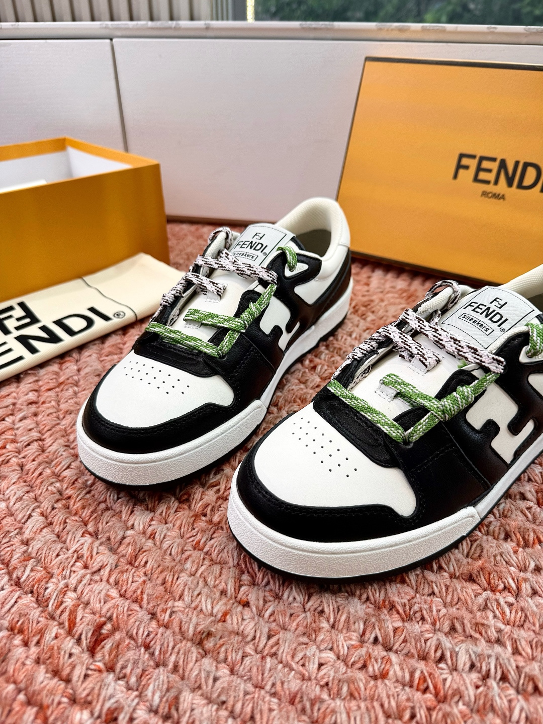 🌾男➕10😀G036顶级2026新色帅 FENDI芬迪新色X 俱乐部X SS26FENDI品牌核心元素的