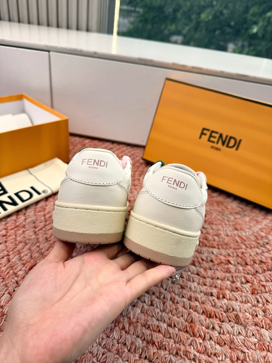 🌾男➕10😀G036顶级2026新色帅 FENDI芬迪新色X 俱乐部X SS26FENDI品牌核心元素的