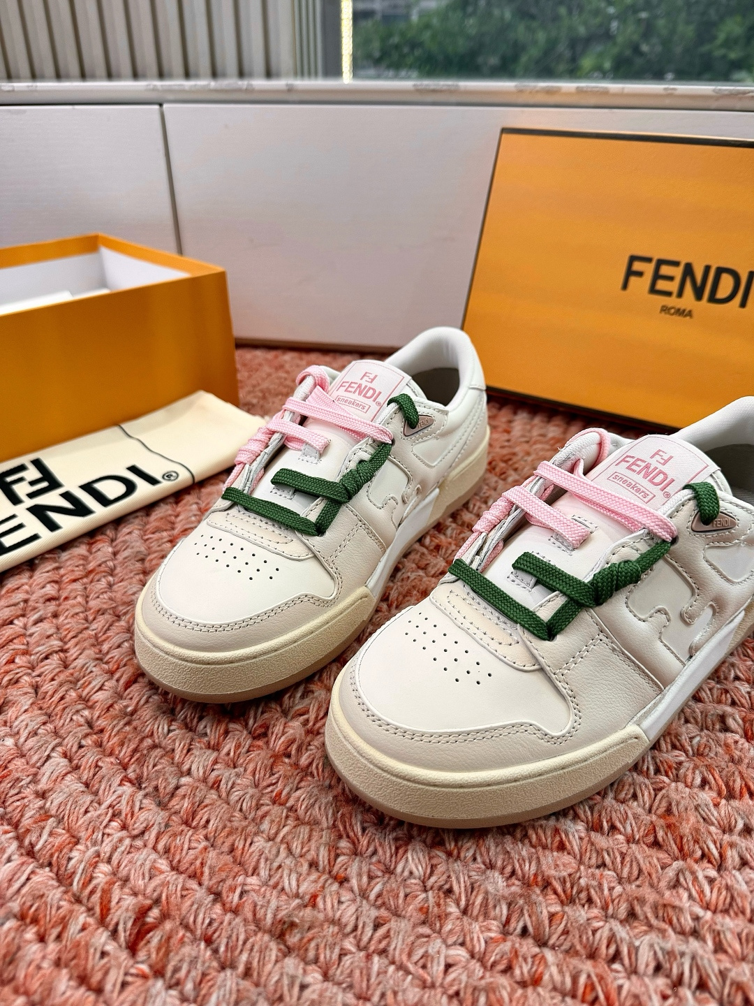 🌾男➕10😀G036顶级2026新色帅 FENDI芬迪新色X 俱乐部X SS26FENDI品牌核心元素的