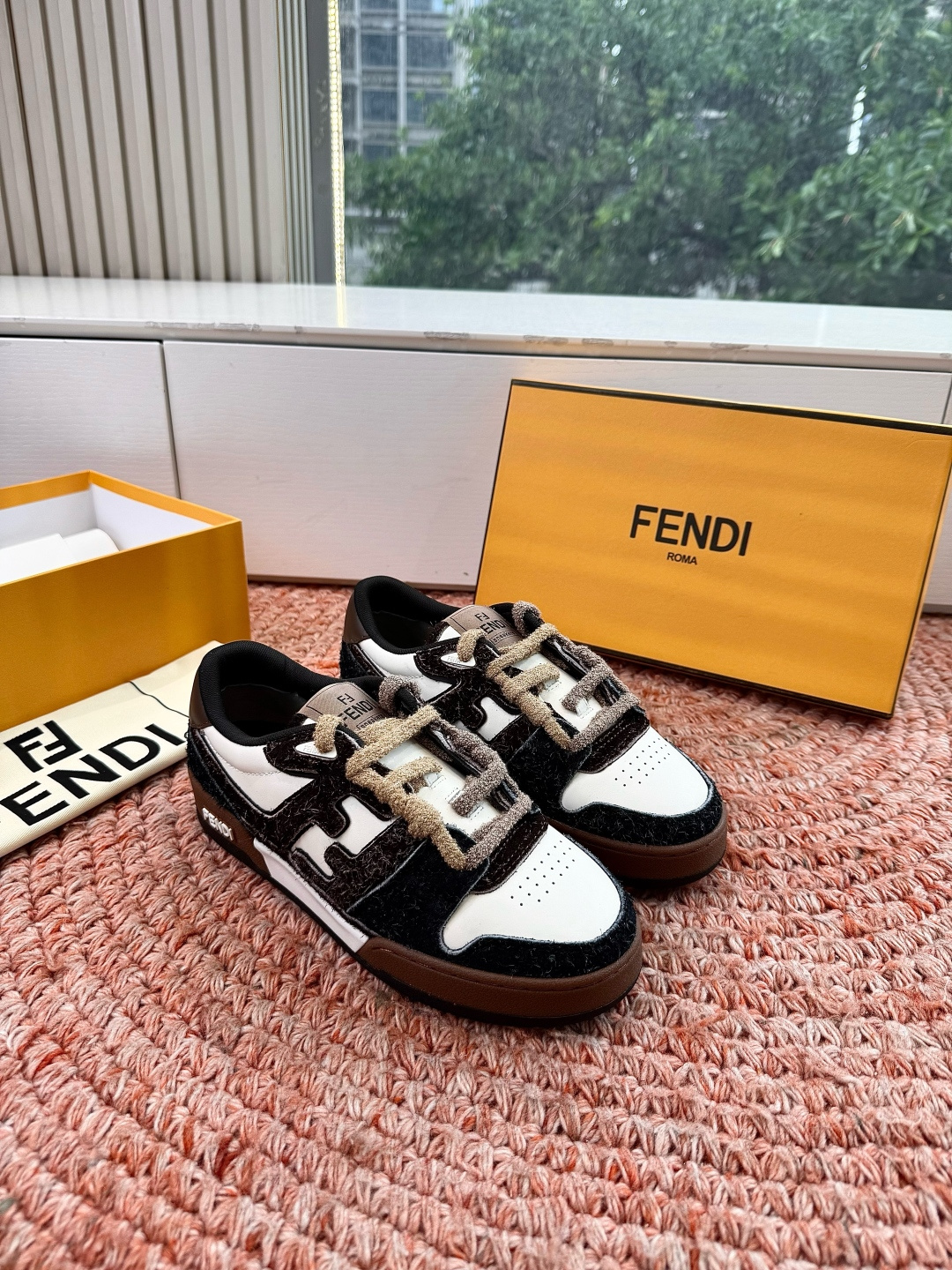 🌾男➕10😀G036顶级2026新色帅 FENDI芬迪新色X 俱乐部X SS26FENDI品牌核心元素的