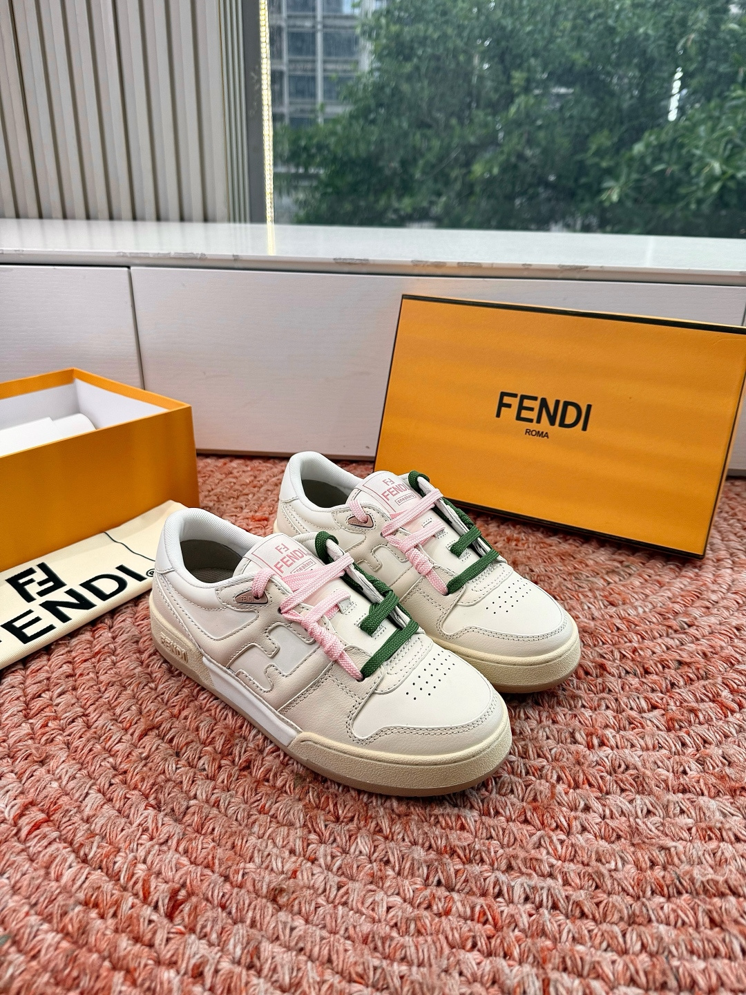 🌾男➕10😀G036顶级2026新色帅 FENDI芬迪新色X 俱乐部X SS26FENDI品牌核心元素的