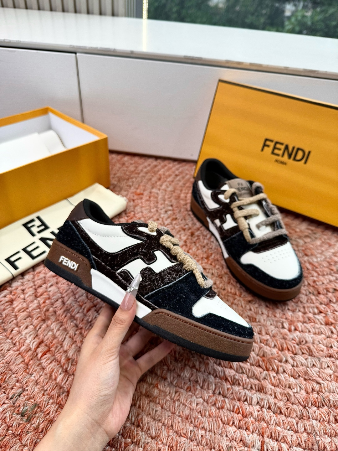 🌾男➕10😀G036顶级2026新色帅 FENDI芬迪新色X 俱乐部X SS26FENDI品牌核心元素的