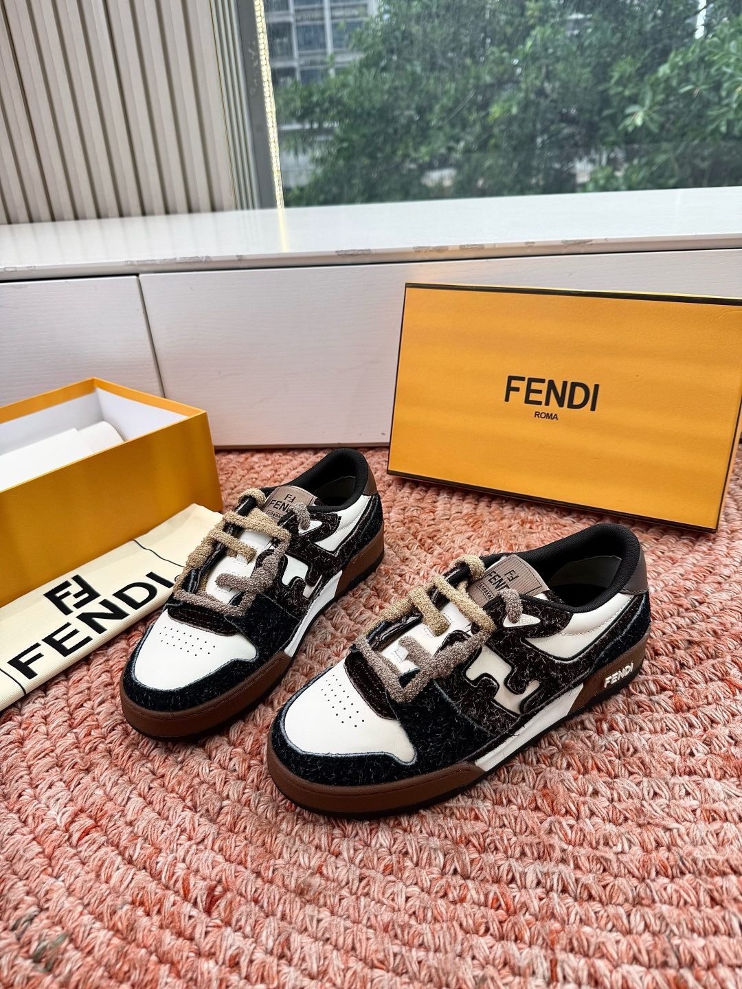 🌾男➕10😀G036顶级2026新色帅 FENDI芬迪新色X 俱乐部X SS26FENDI品牌核心元素的