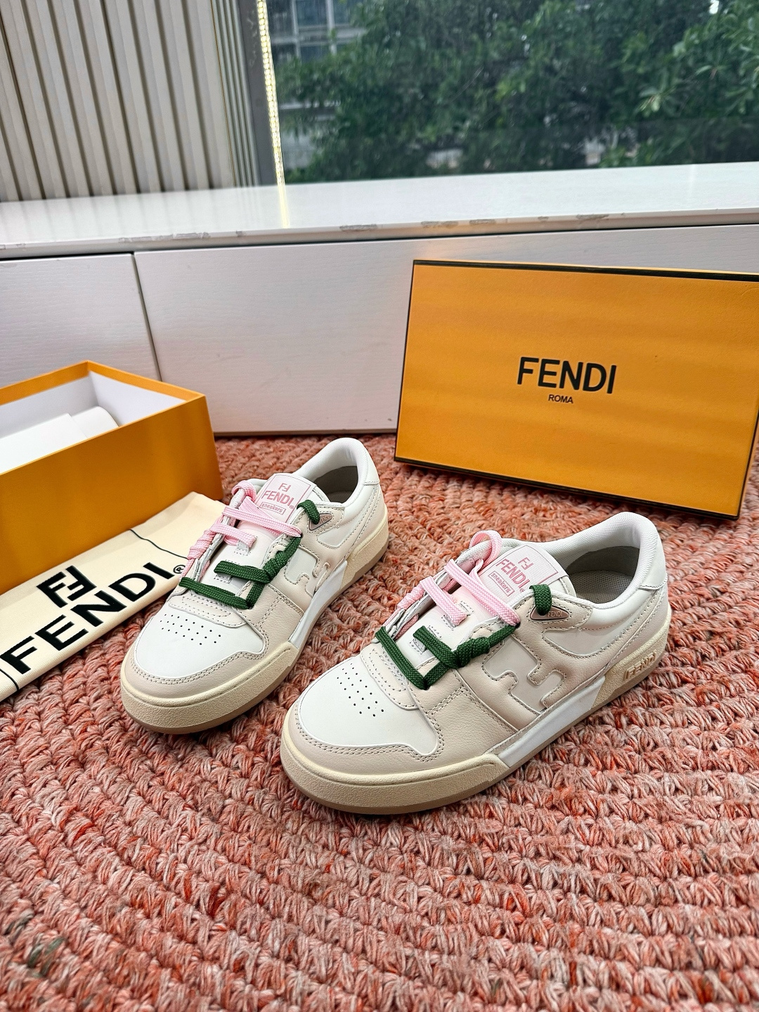 🌾男➕10😀G036顶级2026新色帅 FENDI芬迪新色X 俱乐部X SS26FENDI品牌核心元素的