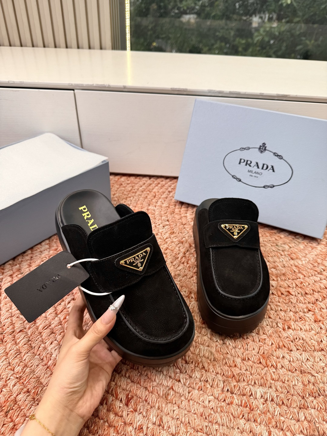 🌾G036 prada普拉达2026春夏新款拖鞋系列 三角扣厚底魔术贴拖鞋凉鞋全皮高级大气 厚底鞋底搭配