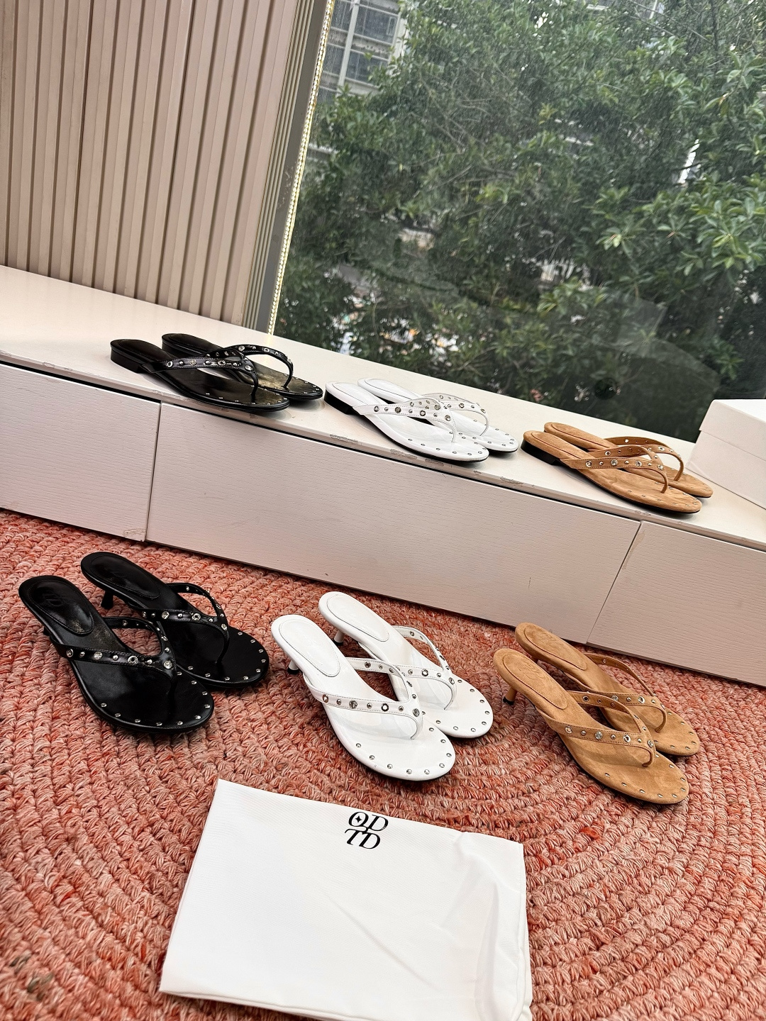 🌾G213顶级品质ODTD✨26春夏新款铆钉凉拖，今年大热的凉拖，优雅随性中透露不经意的性感，小猫跟完美