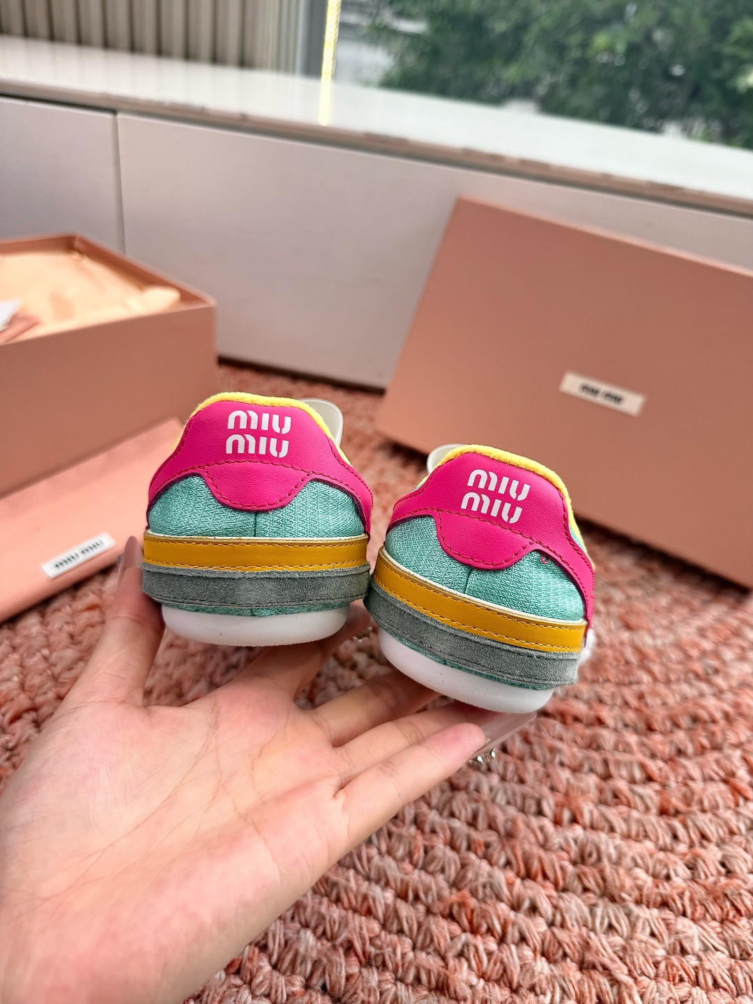 🌾G261新色Miu Miu夏日穿搭，时尚活力来袭🎈宝子们🥰，这套Miu Miu夏季夹脚凉鞋简约大气又不
