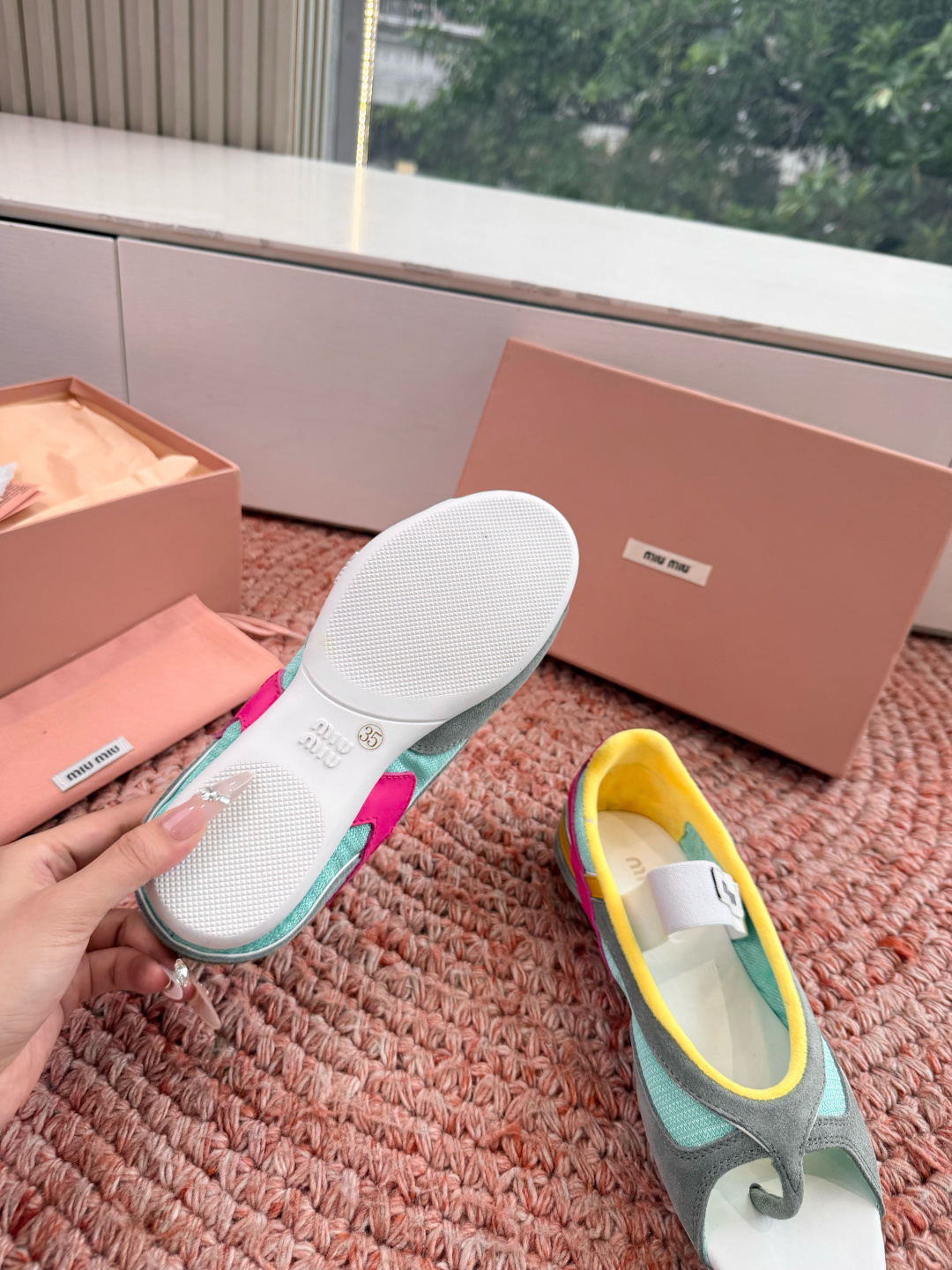 🌾G261新色Miu Miu夏日穿搭，时尚活力来袭🎈宝子们🥰，这套Miu Miu夏季夹脚凉鞋简约大气又不