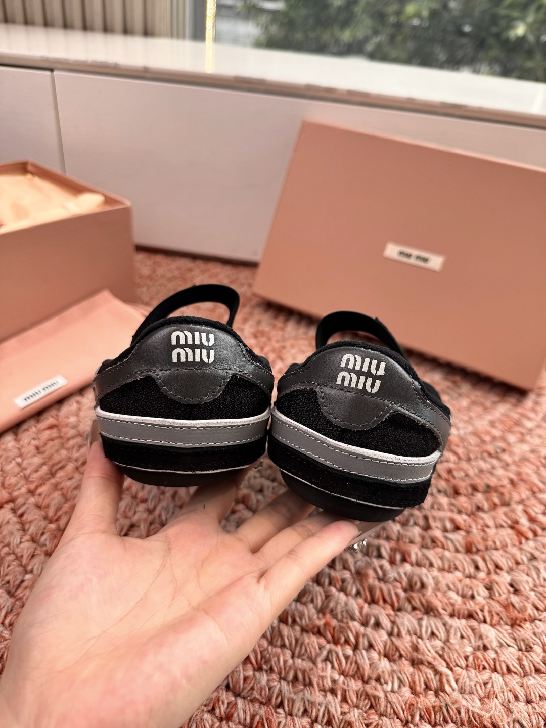 🌾G261新色Miu Miu夏日穿搭，时尚活力来袭🎈宝子们🥰，这套Miu Miu夏季夹脚凉鞋简约大气又不