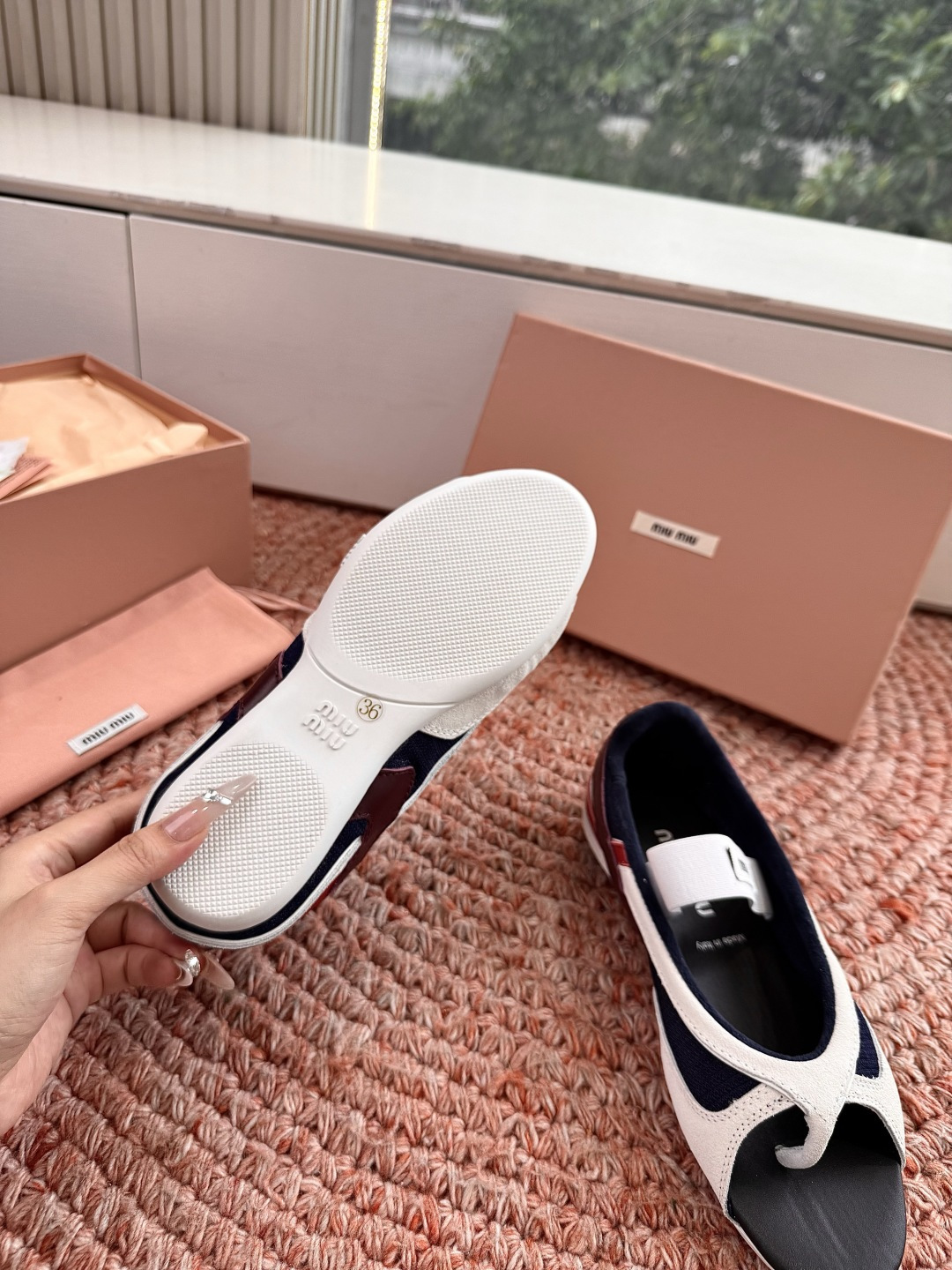 🌾G261新色Miu Miu夏日穿搭，时尚活力来袭🎈宝子们🥰，这套Miu Miu夏季夹脚凉鞋简约大气又不