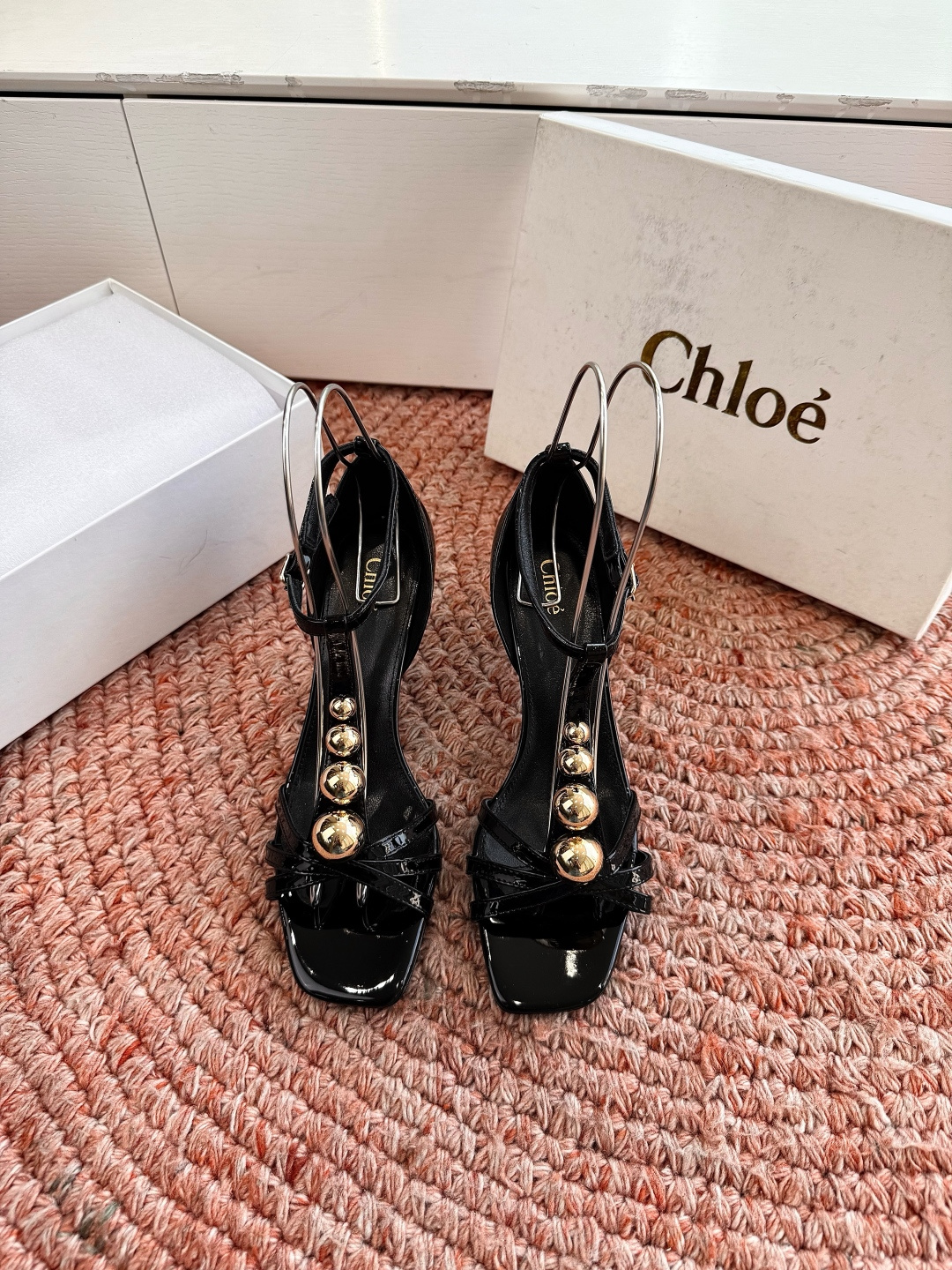 🌾G213顶级品质Chloe 蔻依 2026 春夏新款 方头 交叉T字带 铆钉 高跟 凉鞋 单鞋Chlo