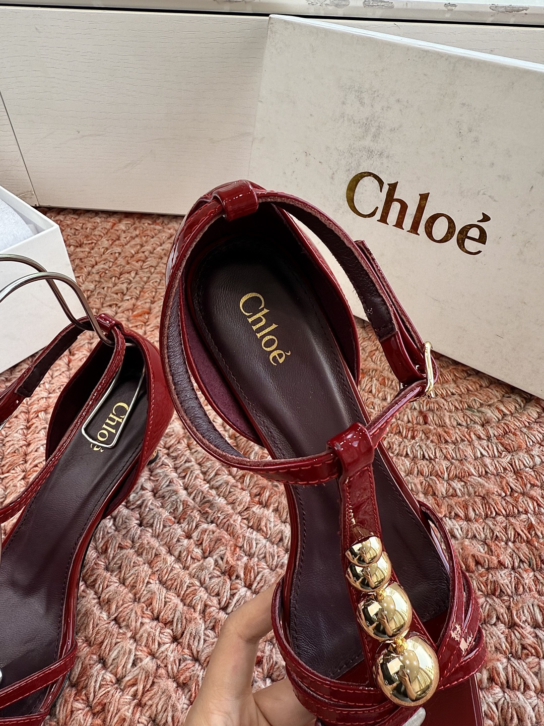 🌾G213顶级品质Chloe 蔻依 2026 春夏新款 方头 交叉T字带 铆钉 高跟 凉鞋 单鞋Chlo