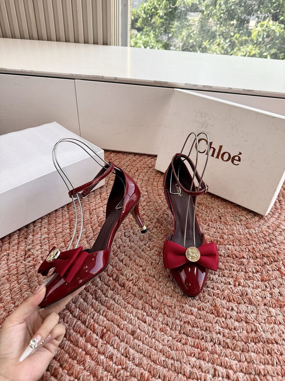🌾G213顶级品质Chloe 蔻依 2026 春夏新款 方头 交叉T字带 铆钉 高跟 凉鞋 单鞋Chlo