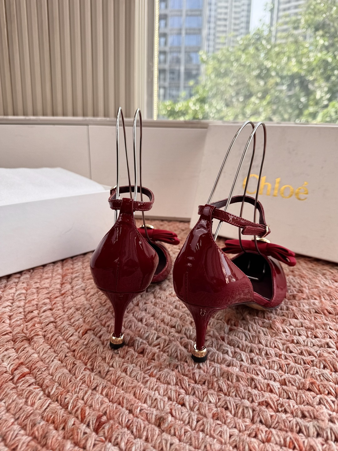 🌾G213顶级品质Chloe 蔻依 2026 春夏新款 方头 交叉T字带 铆钉 高跟 凉鞋 单鞋Chlo