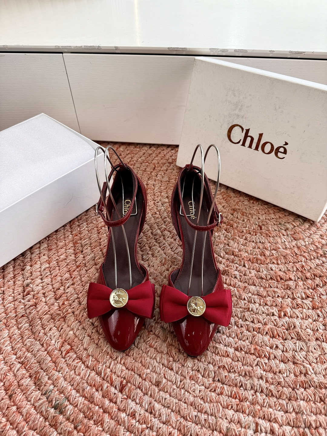 🌾G213顶级品质Chloe 蔻依 2026 春夏新款 方头 交叉T字带 铆钉 高跟 凉鞋 单鞋Chlo