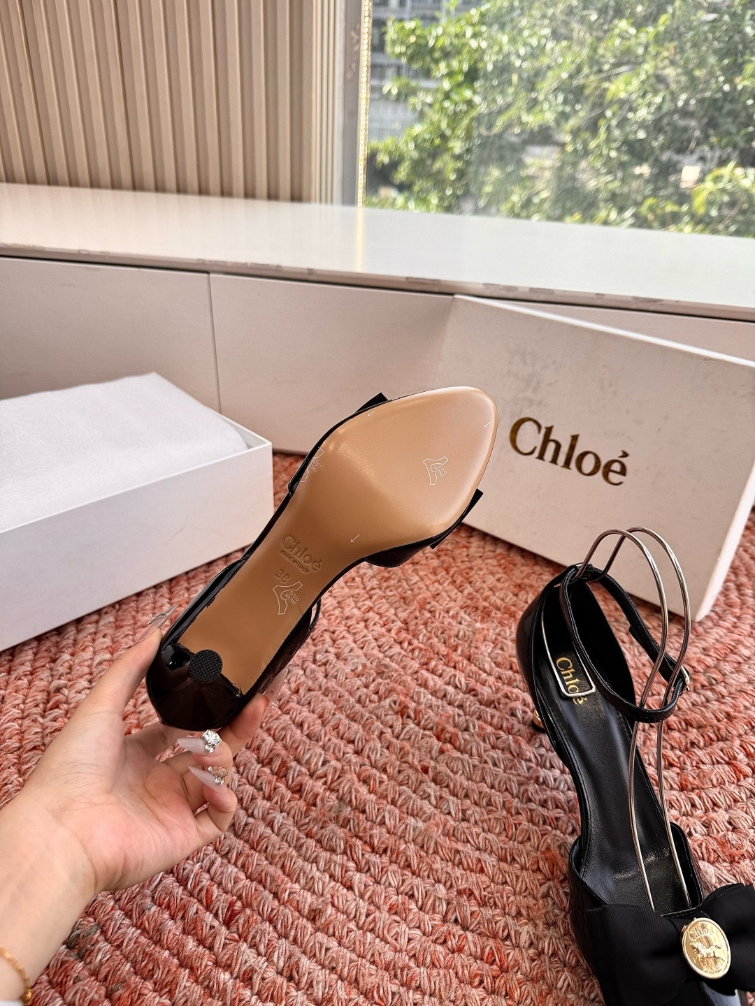 🌾G213顶级品质Chloe 蔻依 2026 春夏新款 方头 交叉T字带 铆钉 高跟 凉鞋 单鞋Chlo