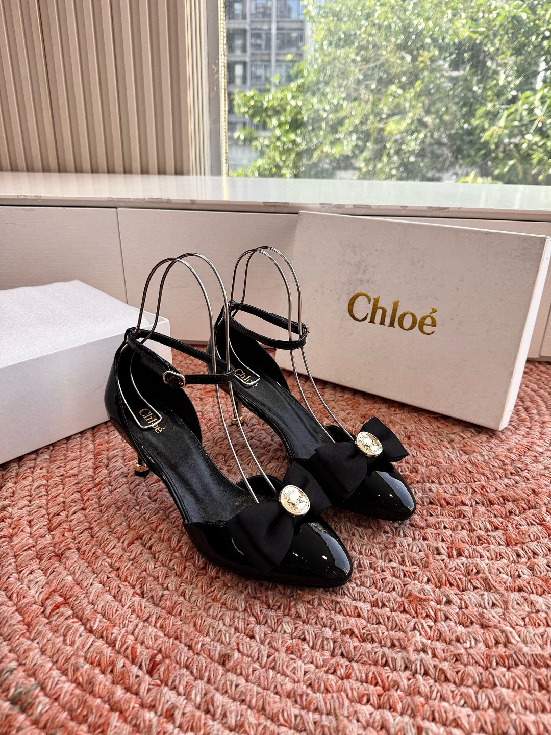 🌾G213顶级品质Chloe 蔻依 2026 春夏新款 方头 交叉T字带 铆钉 高跟 凉鞋 单鞋Chlo
