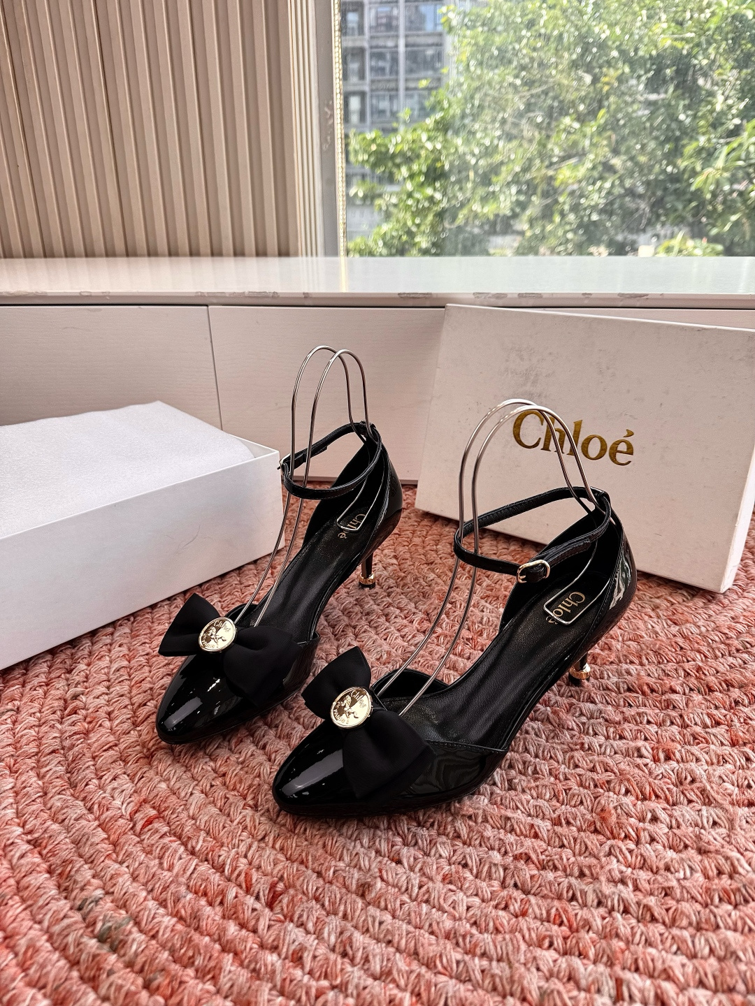 🌾G213顶级品质Chloe 蔻依 2026 春夏新款 方头 交叉T字带 铆钉 高跟 凉鞋 单鞋Chlo