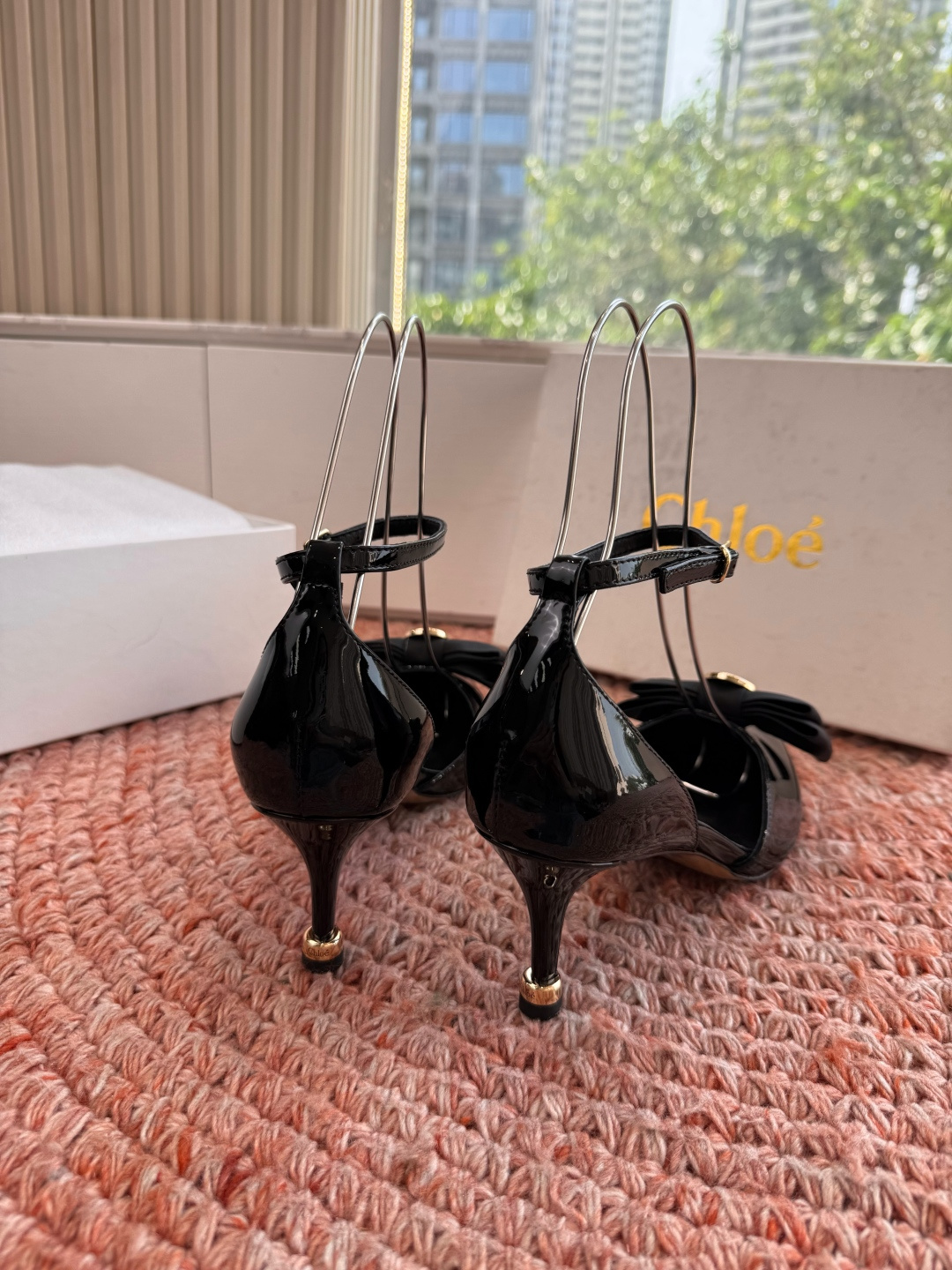 🌾G213顶级品质Chloe 蔻依 2026 春夏新款 方头 交叉T字带 铆钉 高跟 凉鞋 单鞋Chlo