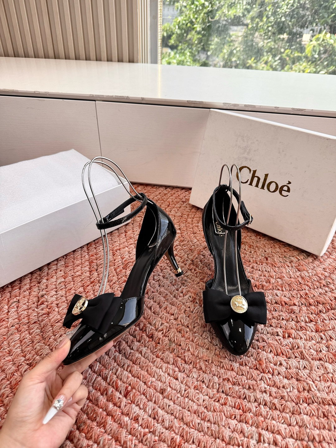 🌾G213顶级品质Chloe 蔻依 2026 春夏新款 方头 交叉T字带 铆钉 高跟 凉鞋 单鞋Chlo
