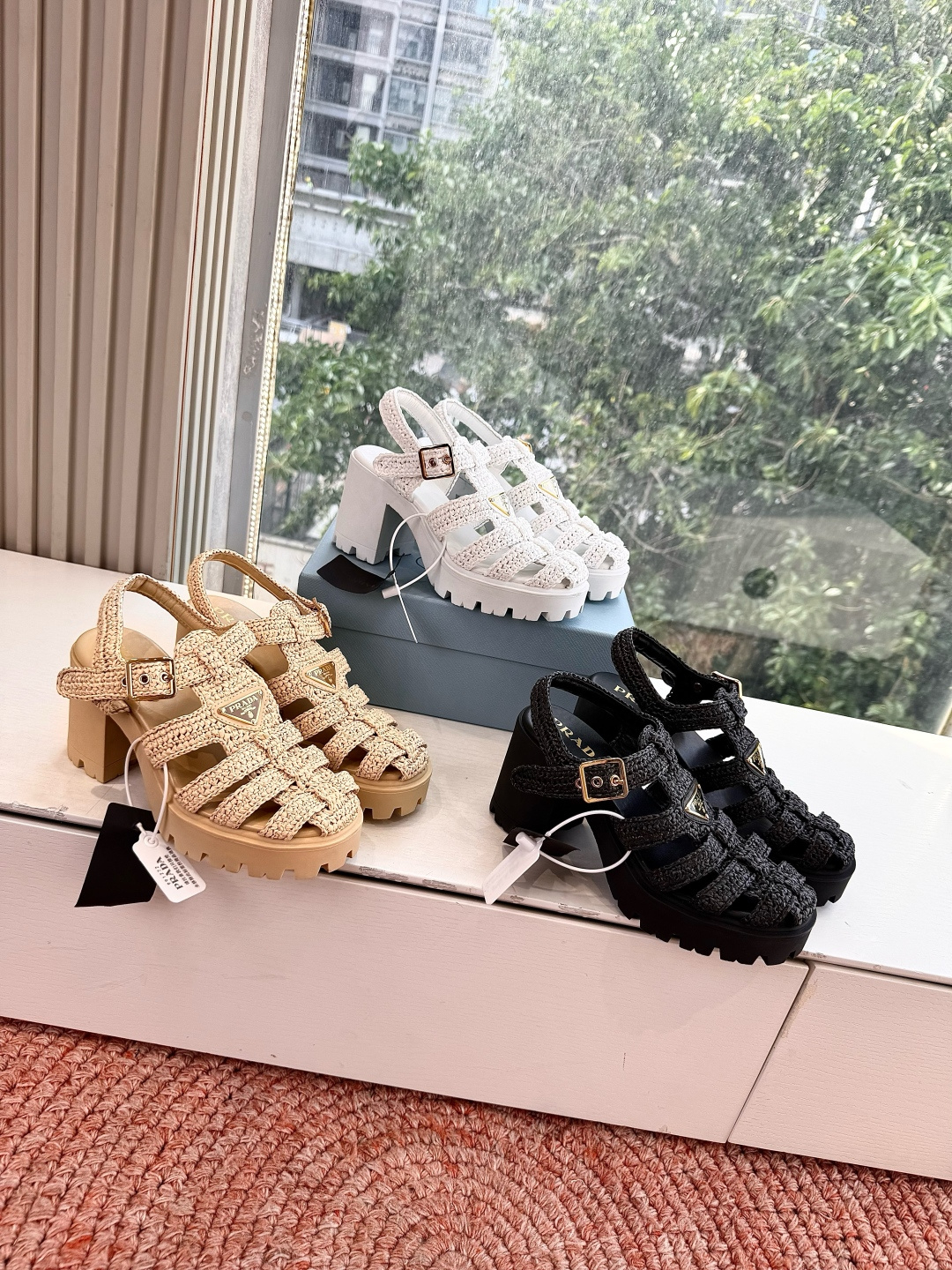 🌾G036顶级编织面全新最新高跟系列！Prada 普拉达2026春夏新款凉鞋系列 经典三角扣猪笼凉鞋 环