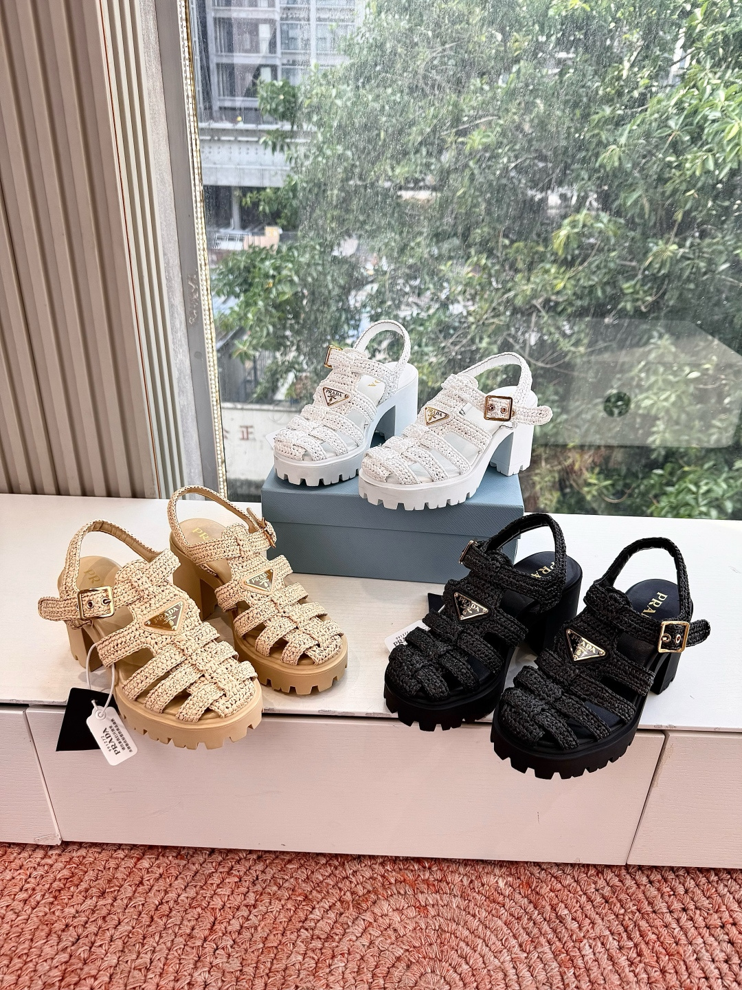 🌾G036顶级编织面全新最新高跟系列！Prada 普拉达2026春夏新款凉鞋系列 经典三角扣猪笼凉鞋 环