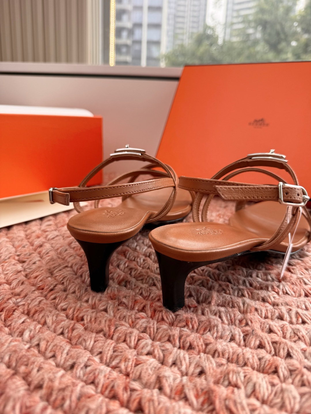 🌾G393顶级品质Hermès/爱马仕2026新品Kelly扣细带猫跟凉鞋当Kelly包的传奇基因邂逅夏