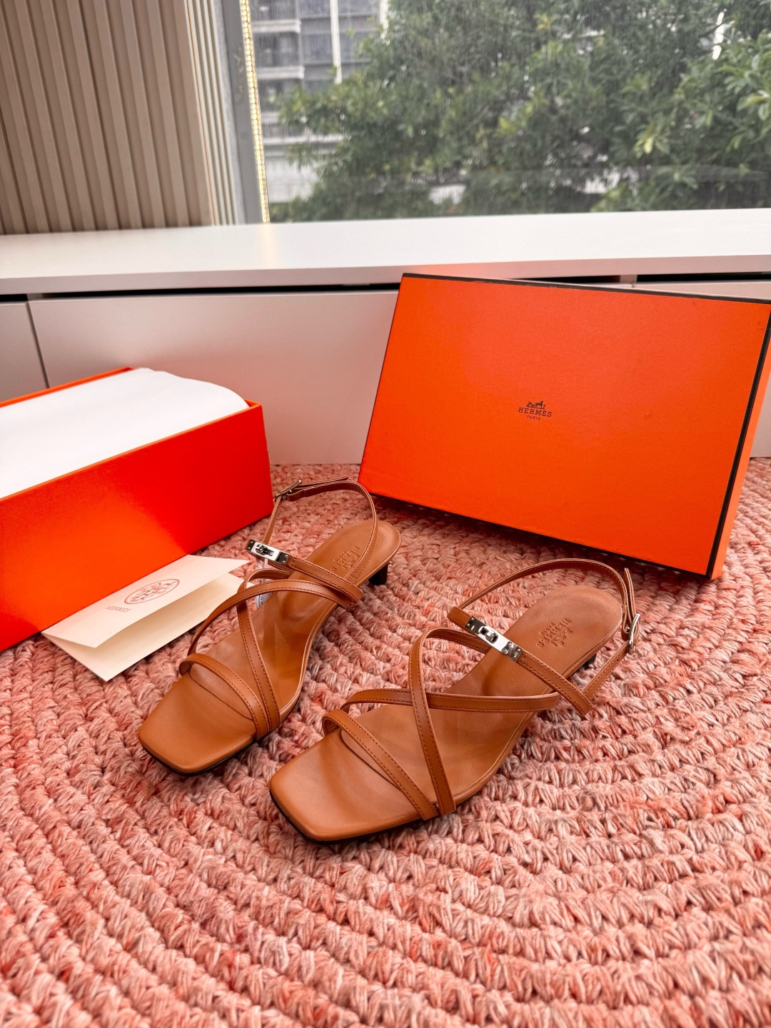🌾G393顶级品质Hermès/爱马仕2026新品Kelly扣细带猫跟凉鞋当Kelly包的传奇基因邂逅夏