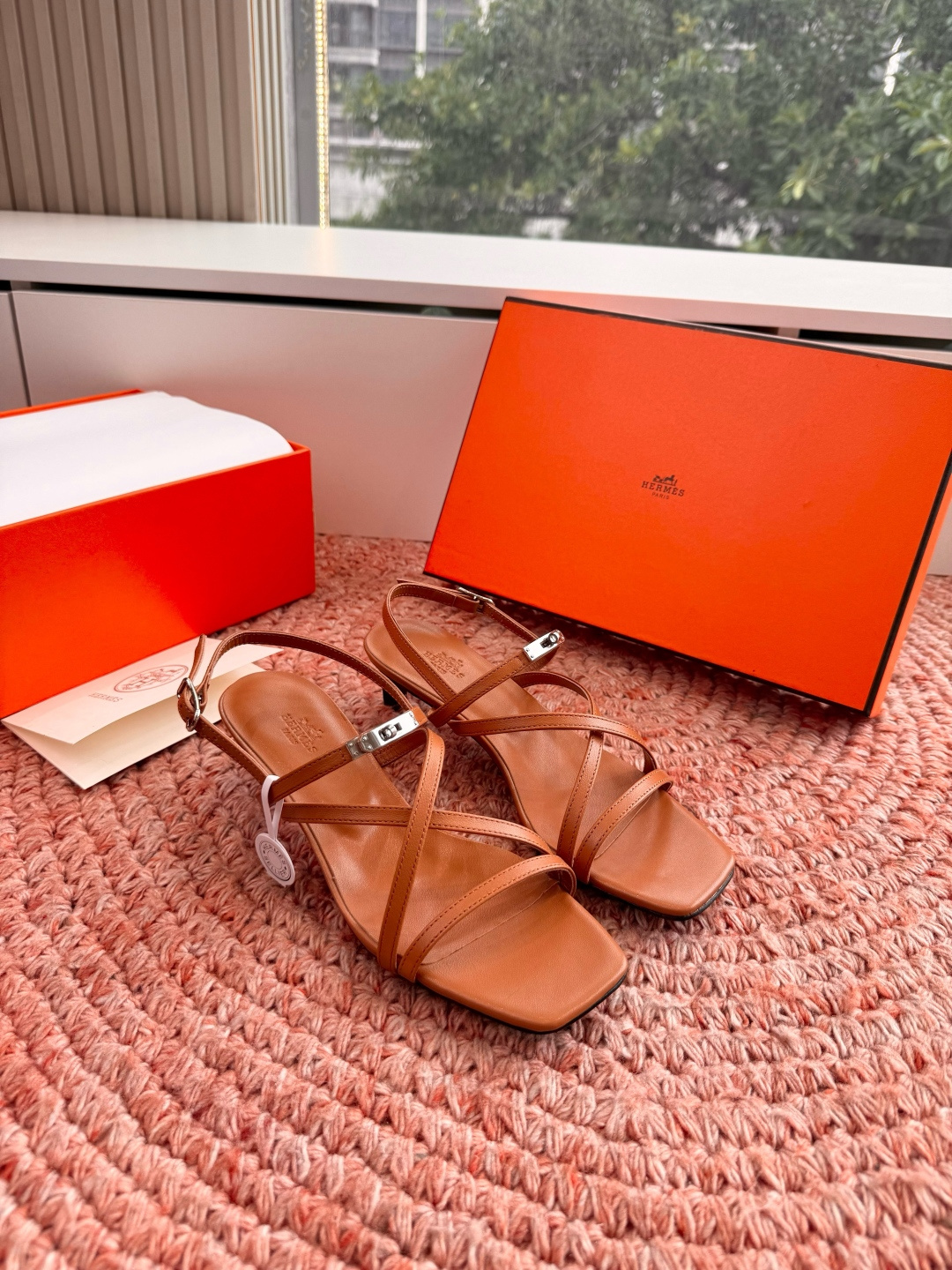 🌾G393顶级品质Hermès/爱马仕2026新品Kelly扣细带猫跟凉鞋当Kelly包的传奇基因邂逅夏