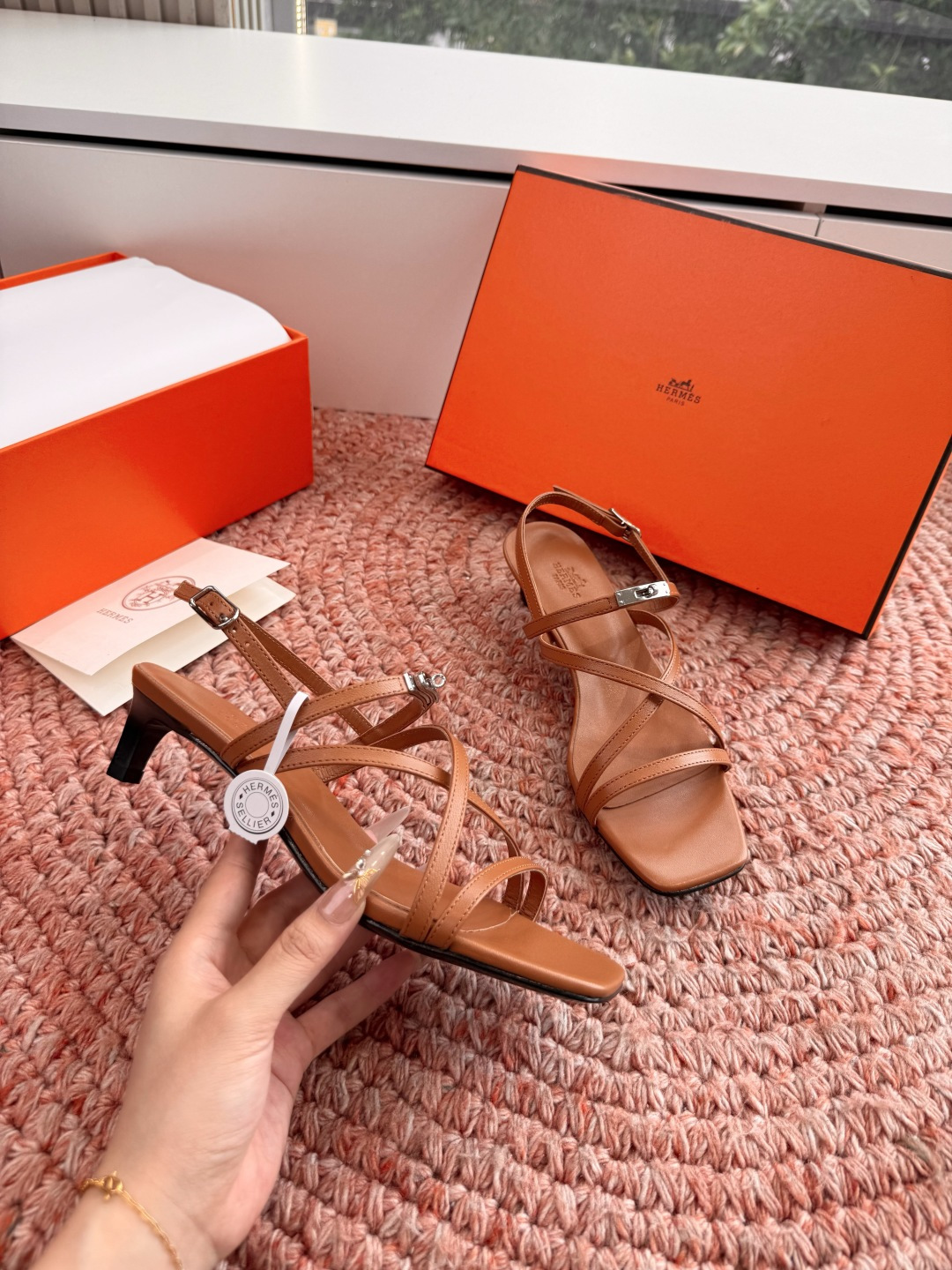 🌾G393顶级品质Hermès/爱马仕2026新品Kelly扣细带猫跟凉鞋当Kelly包的传奇基因邂逅夏