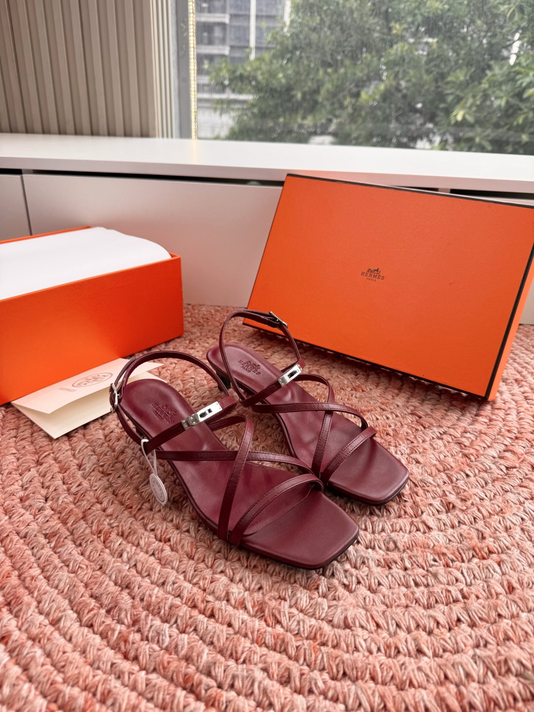 🌾G393顶级品质Hermès/爱马仕2026新品Kelly扣细带猫跟凉鞋当Kelly包的传奇基因邂逅夏