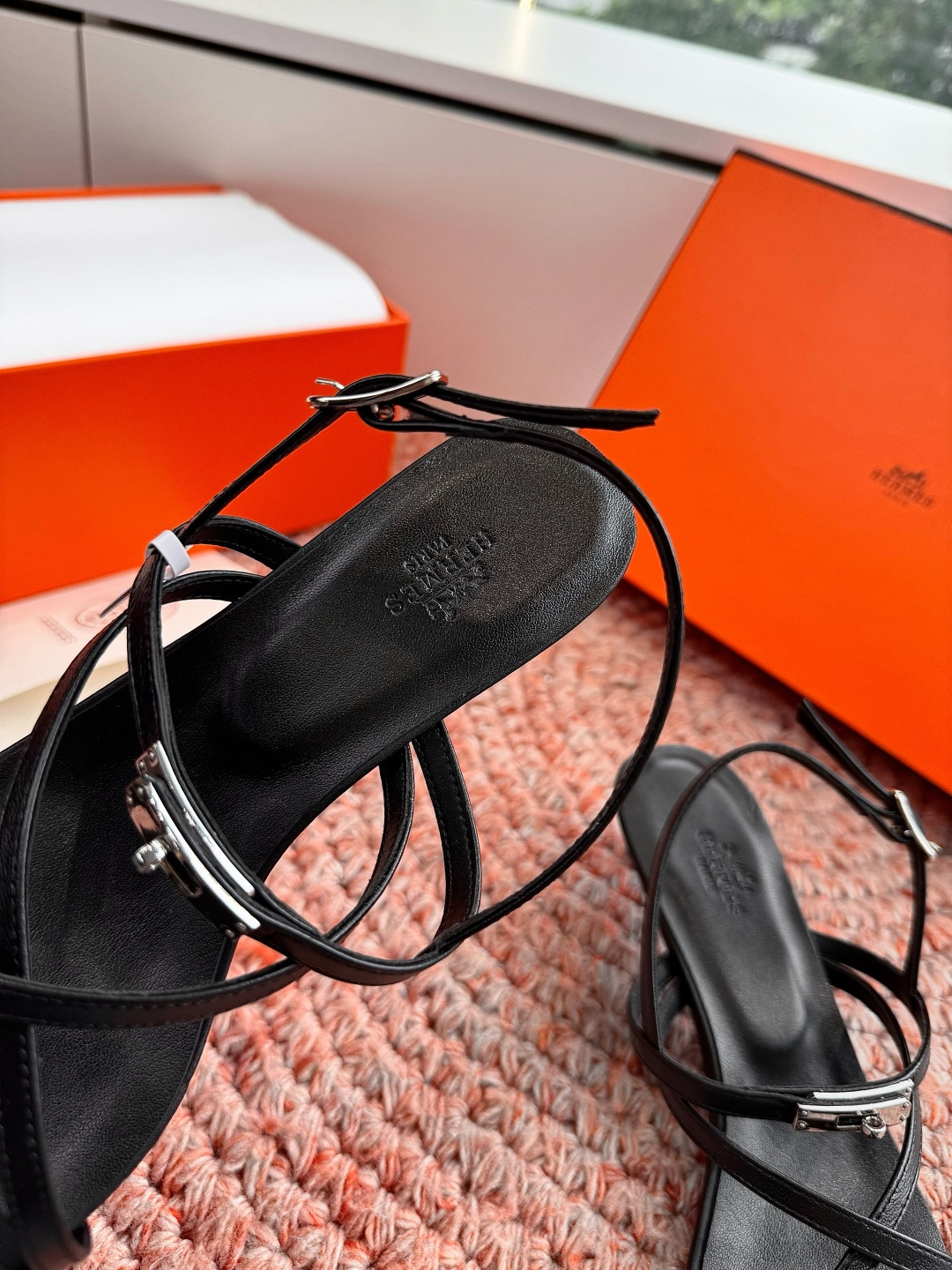 🌾G393顶级品质Hermès/爱马仕2026新品Kelly扣细带猫跟凉鞋当Kelly包的传奇基因邂逅夏