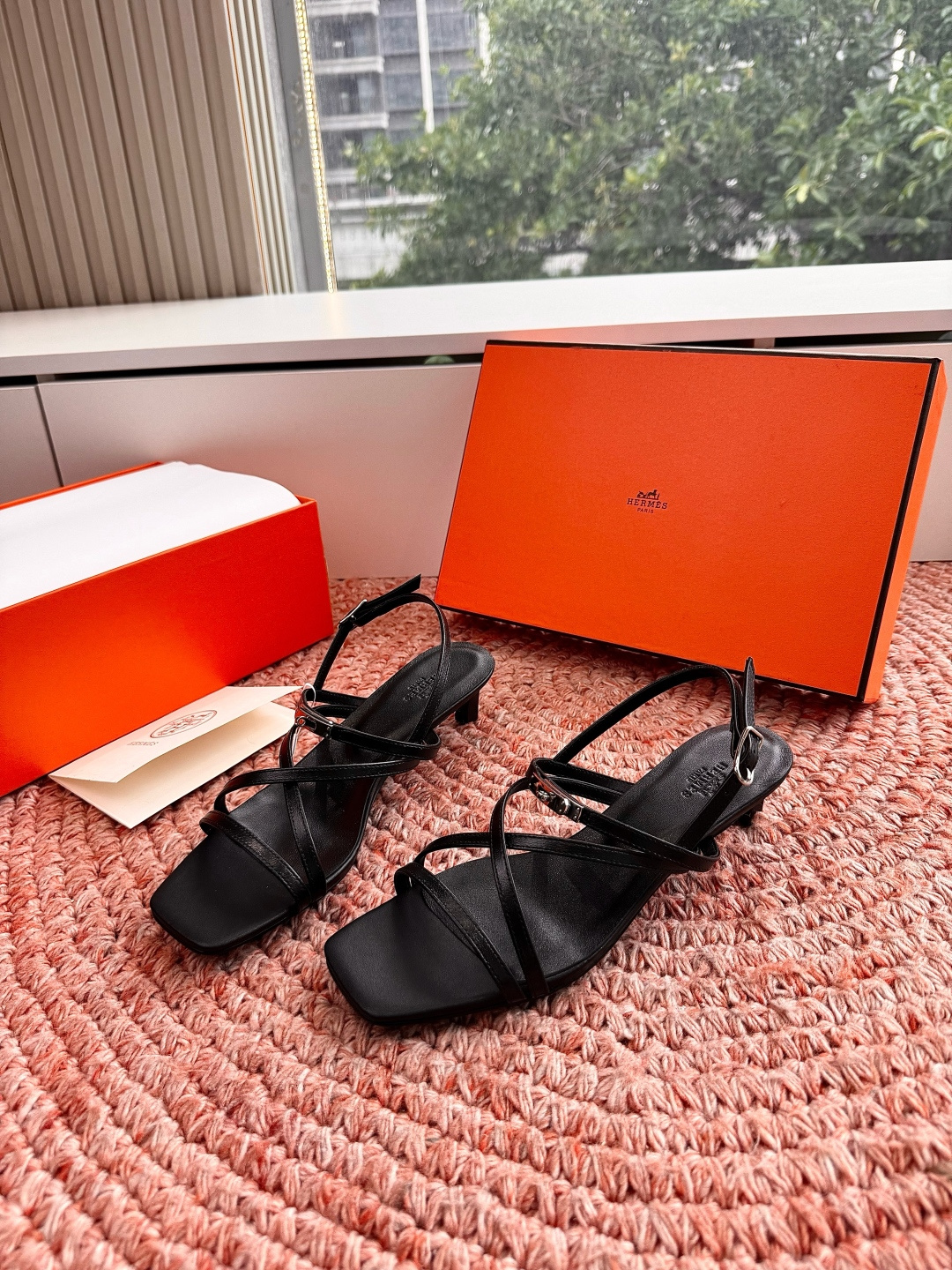 🌾G393顶级品质Hermès/爱马仕2026新品Kelly扣细带猫跟凉鞋当Kelly包的传奇基因邂逅夏