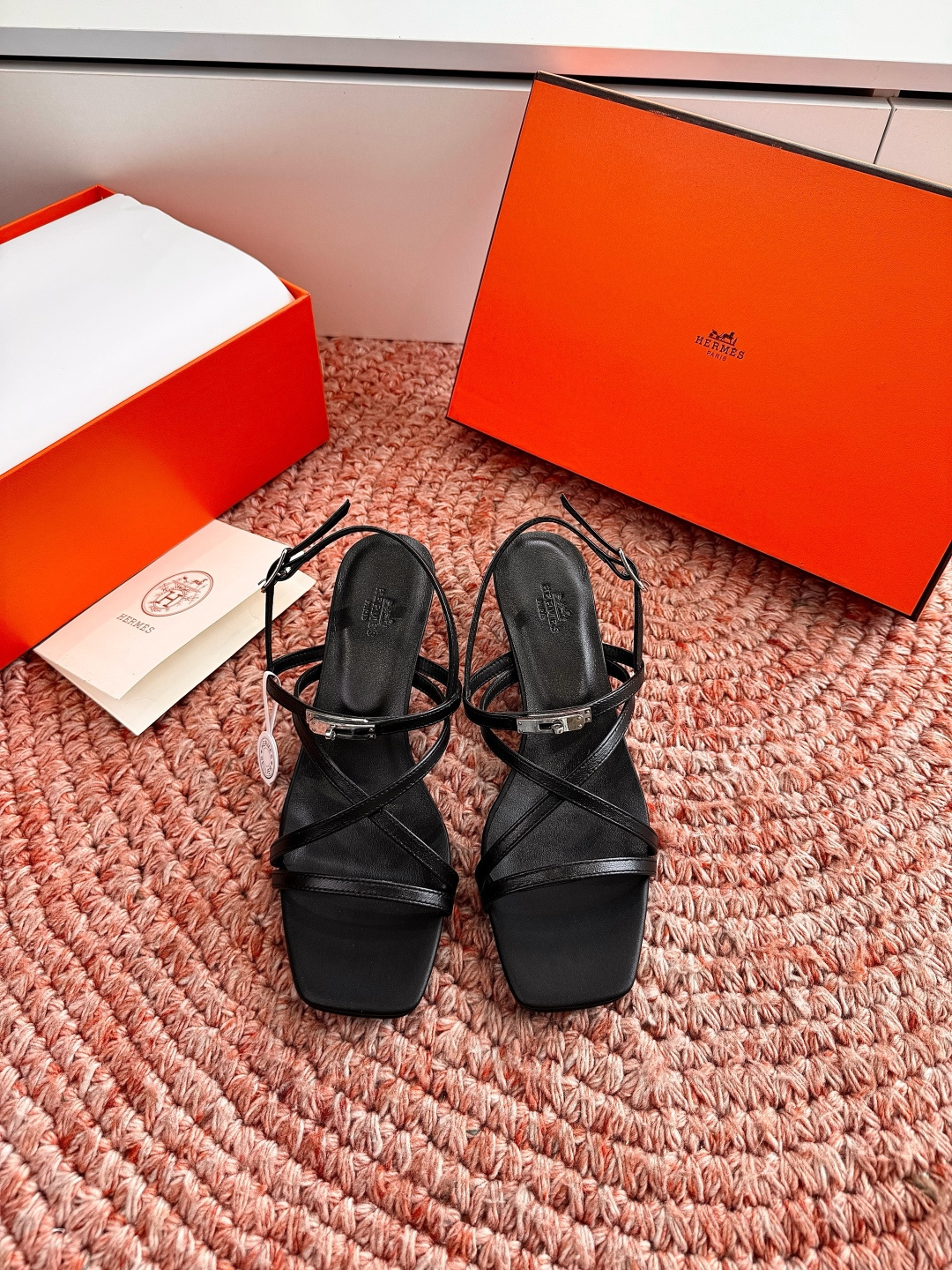 🌾G393顶级品质Hermès/爱马仕2026新品Kelly扣细带猫跟凉鞋当Kelly包的传奇基因邂逅夏
