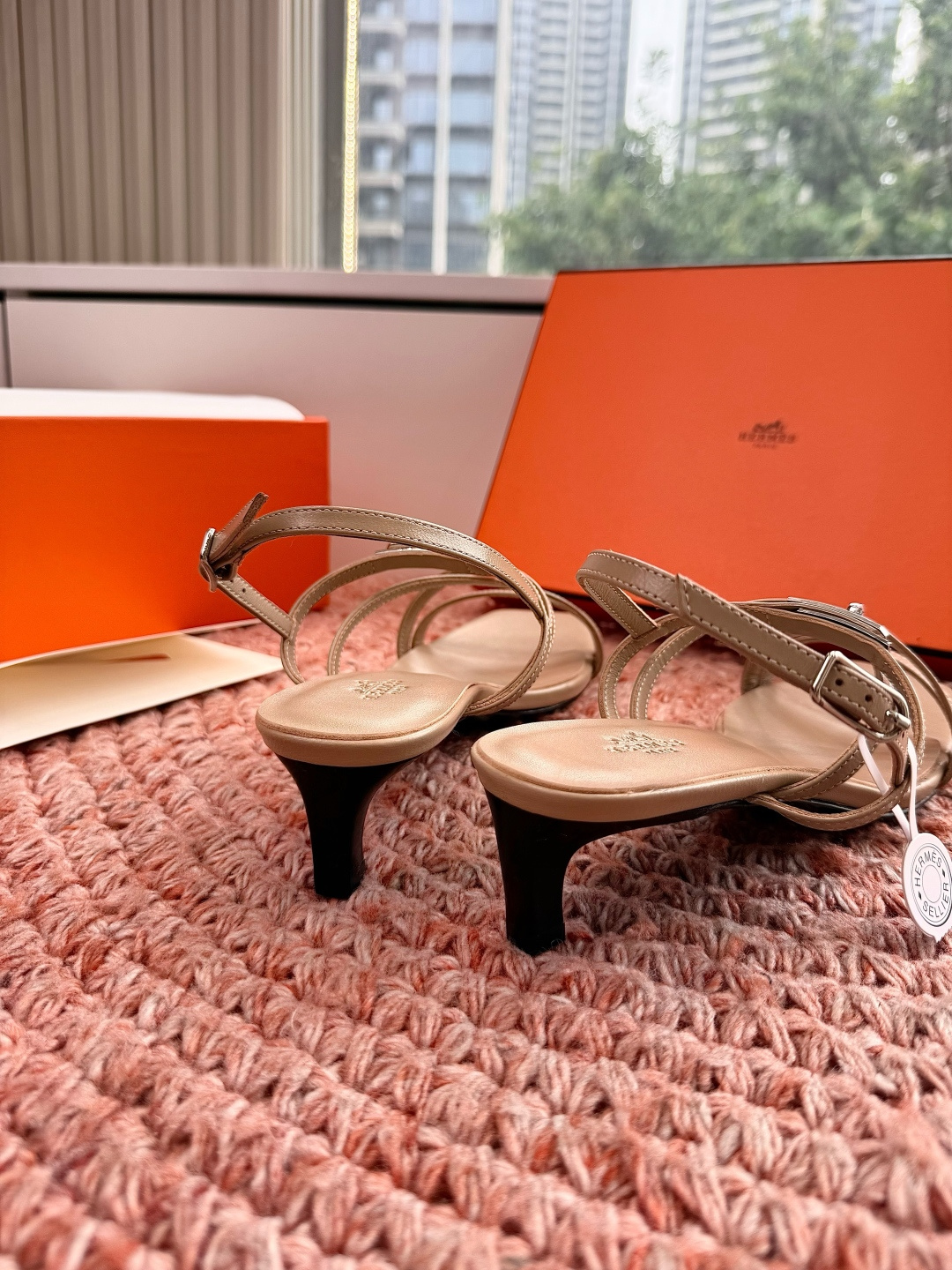 🌾G393顶级品质Hermès/爱马仕2026新品Kelly扣细带猫跟凉鞋当Kelly包的传奇基因邂逅夏